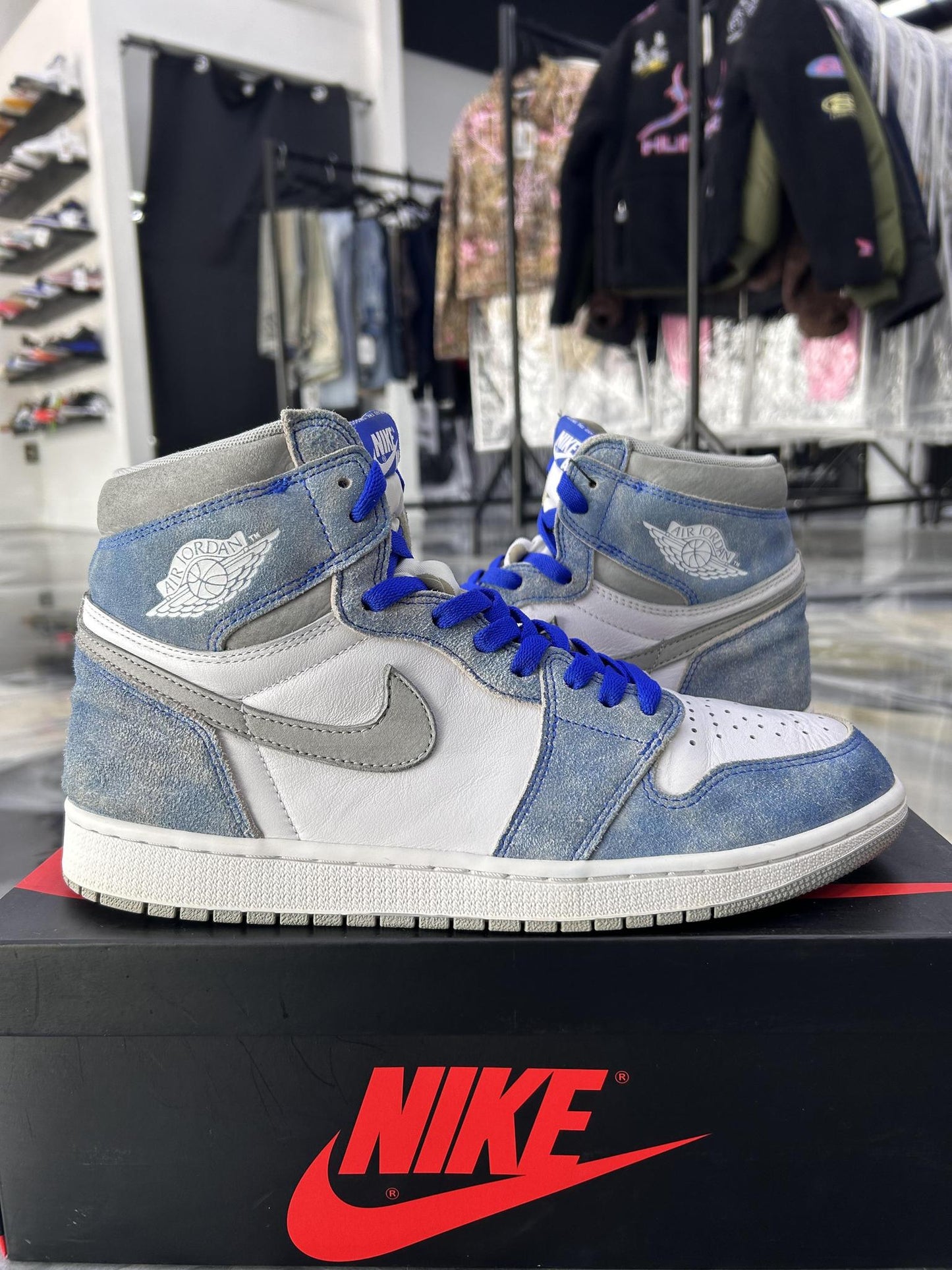 Jordan 1 "Hyper Royal Smoke Grey" Used Size 11.5
