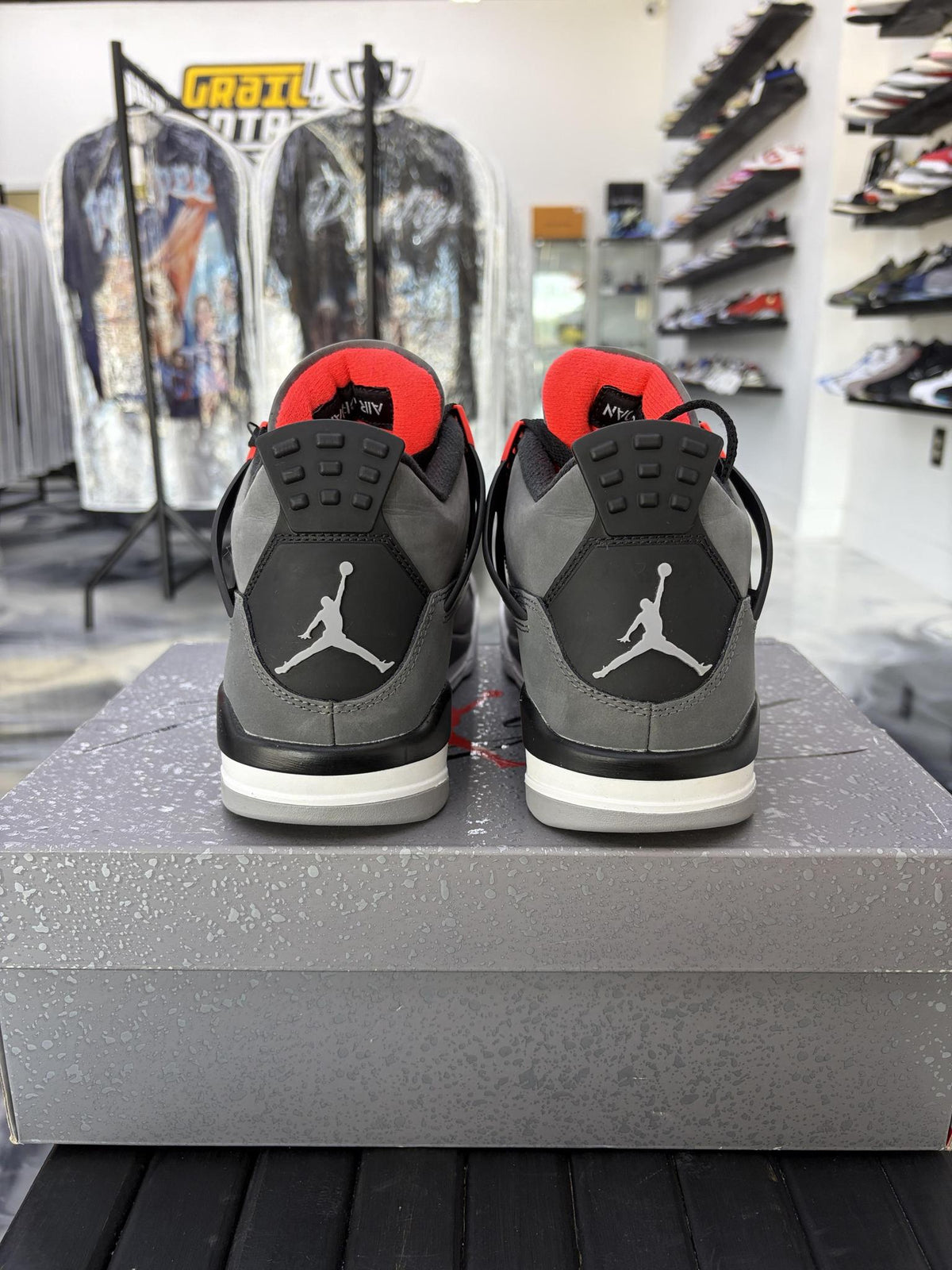 Jordan 4 "Infrared" Used Size 8