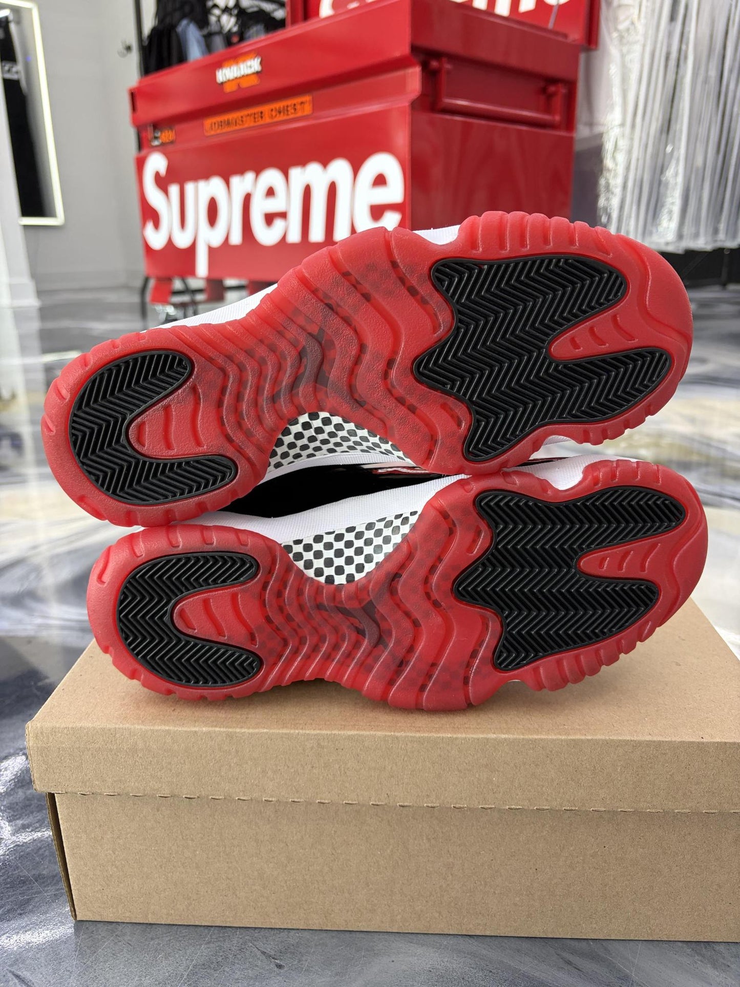 Jordan 11 "Bred" Used Size 9.5