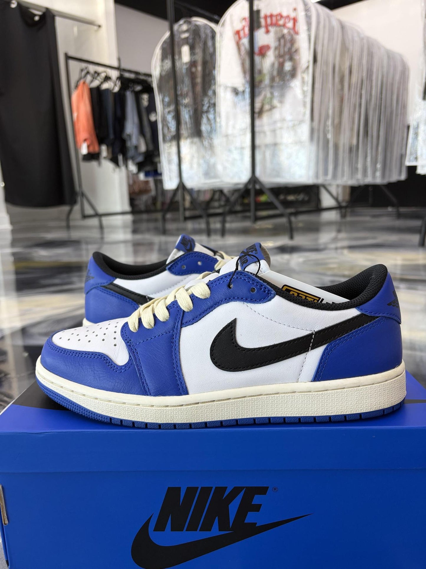 Jordan 1 Low "Game Royal" Used Size 9