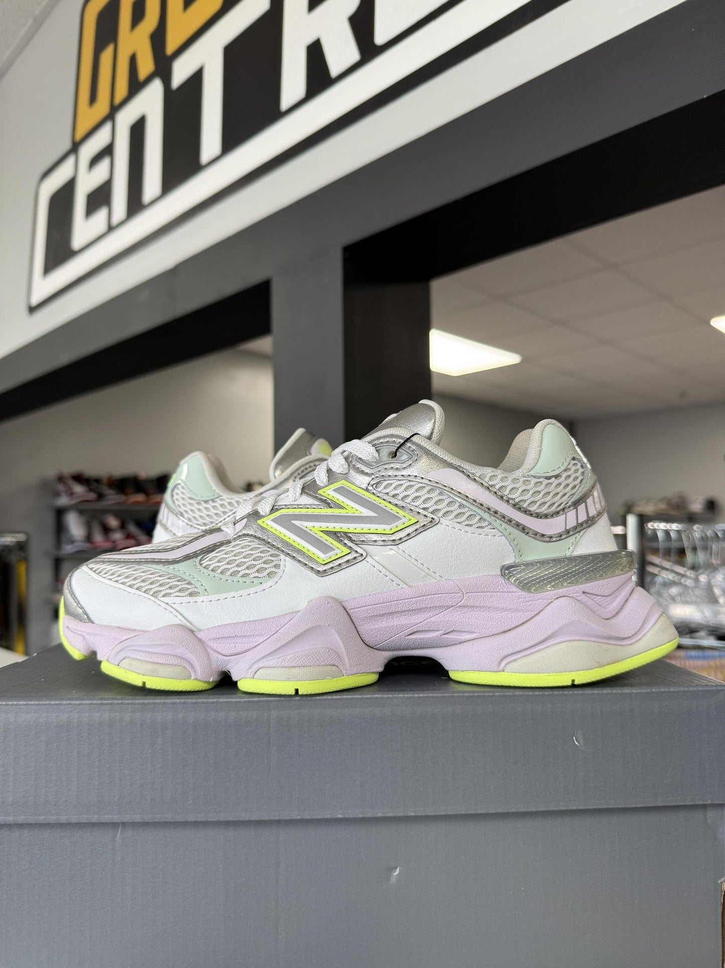 New Balance 9060 "White Taro" Used Size 5.5Y/7W