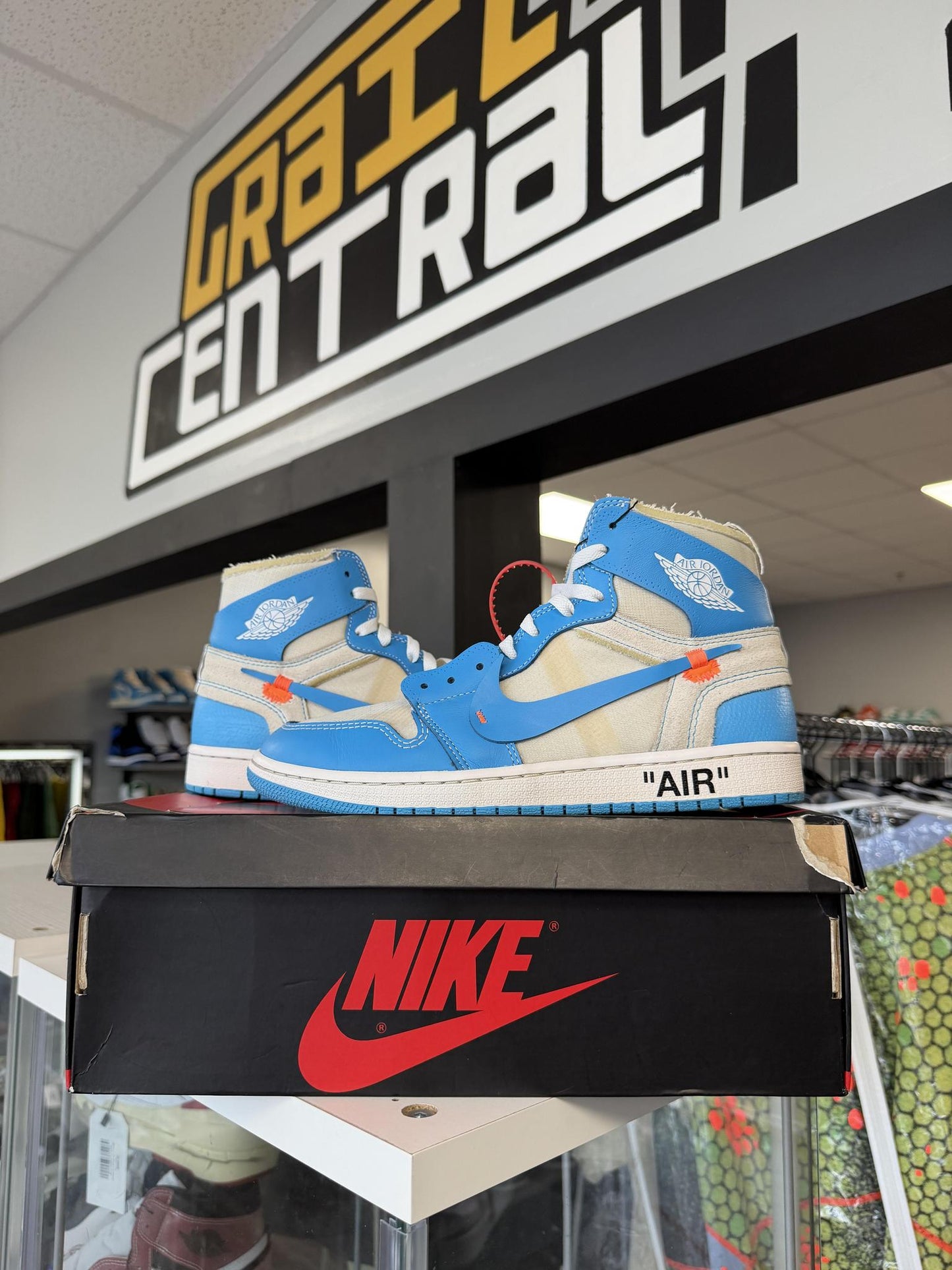 Jordan 1 x Off White "UNC" Used Size 9.5