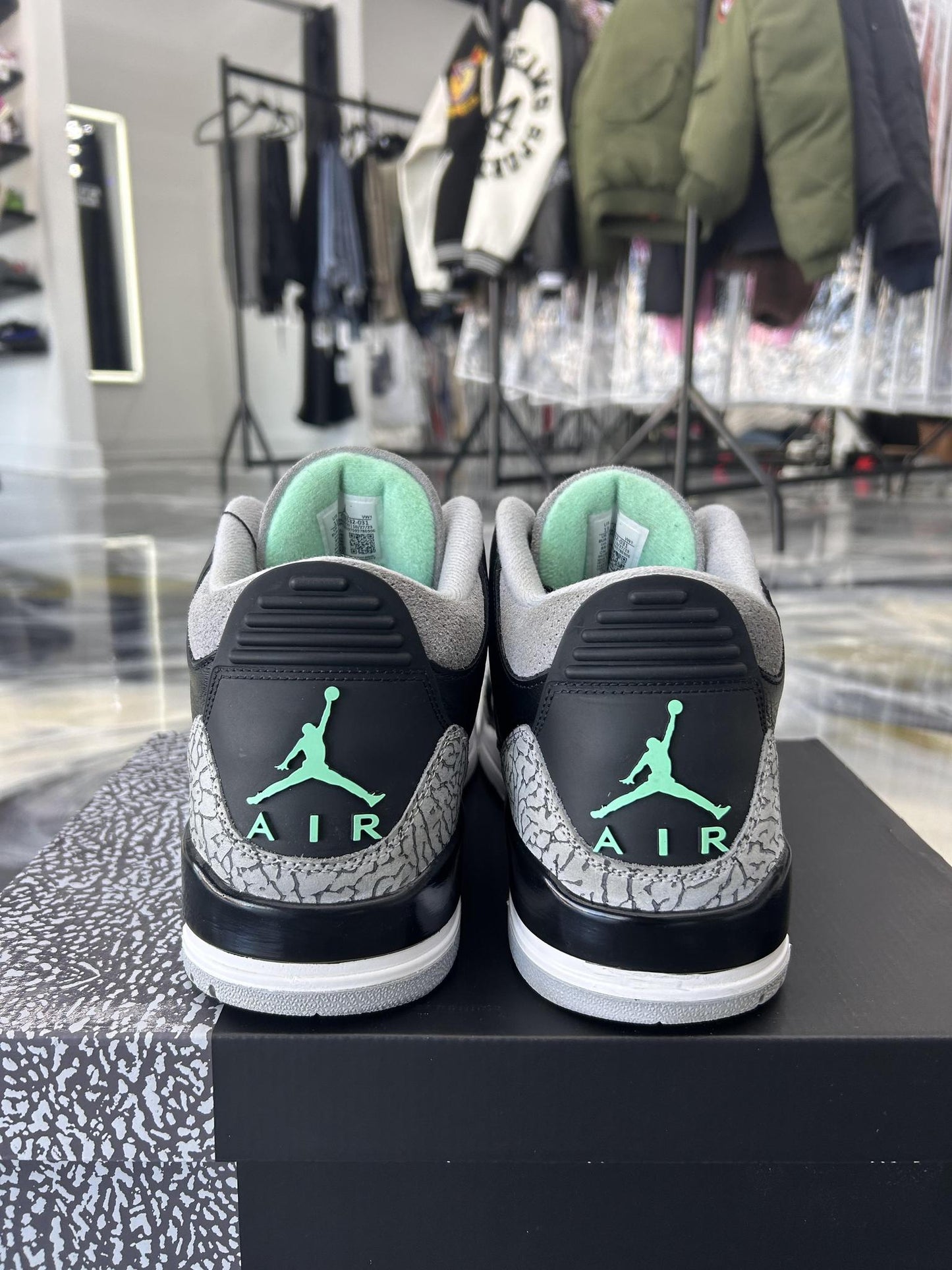 Jordan 3 "Green Glow" Used Size 13