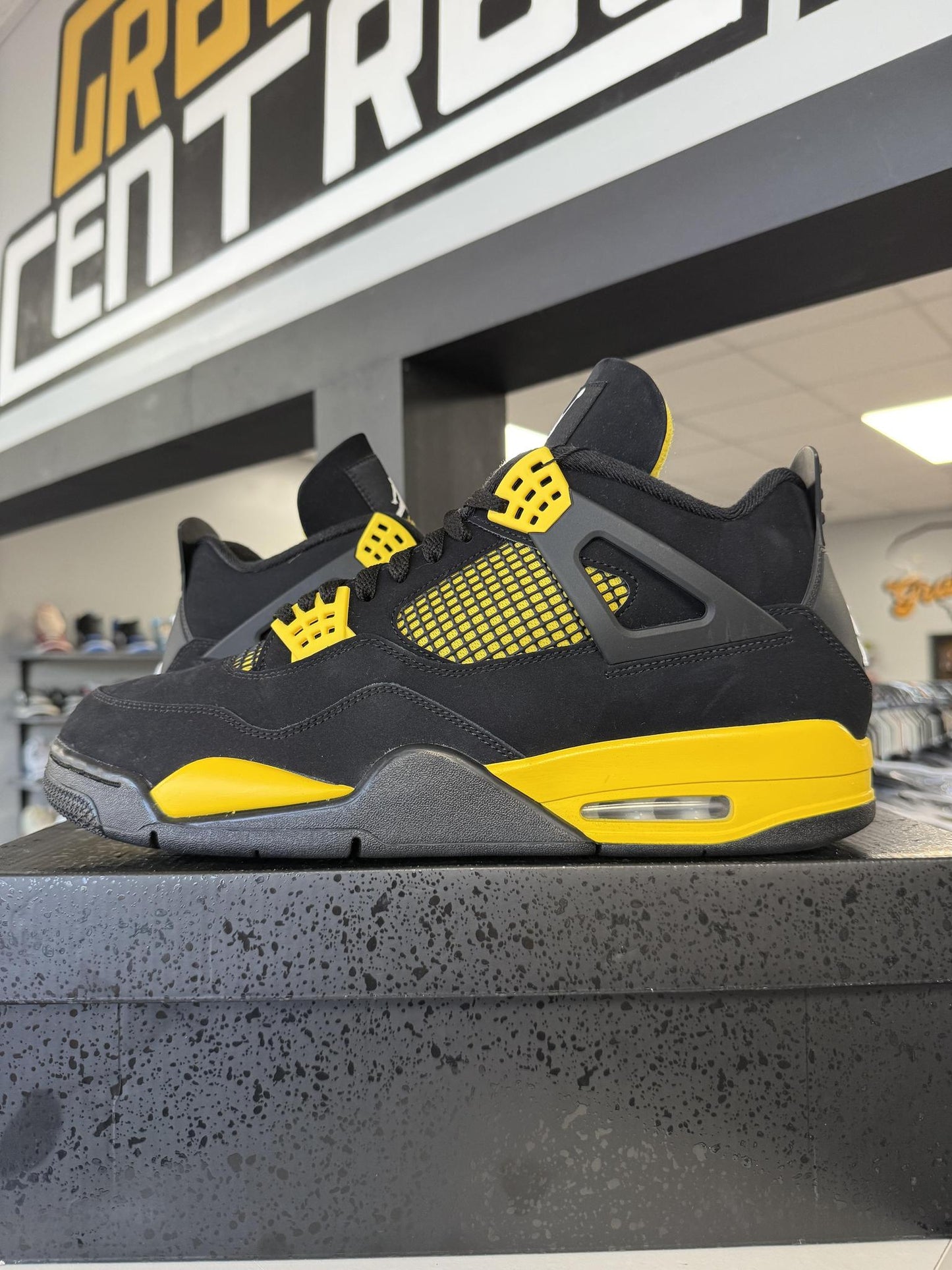 Jordan 4 "Thunder" Used Size 14