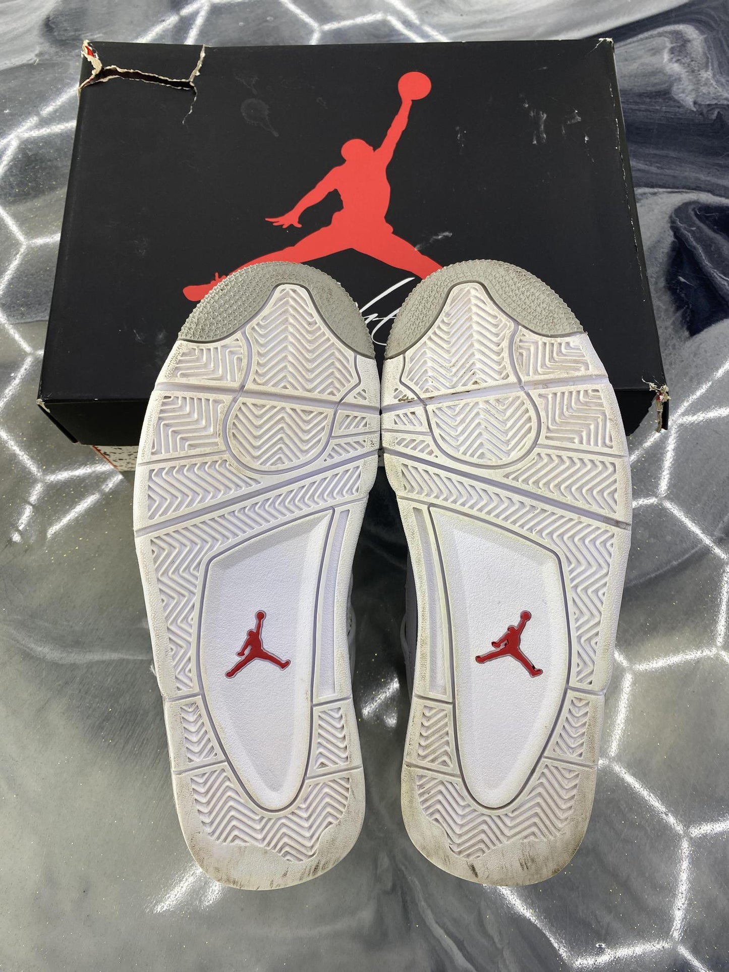Jordan 4 "White Oreo" Used Size 7Y/8.5W
