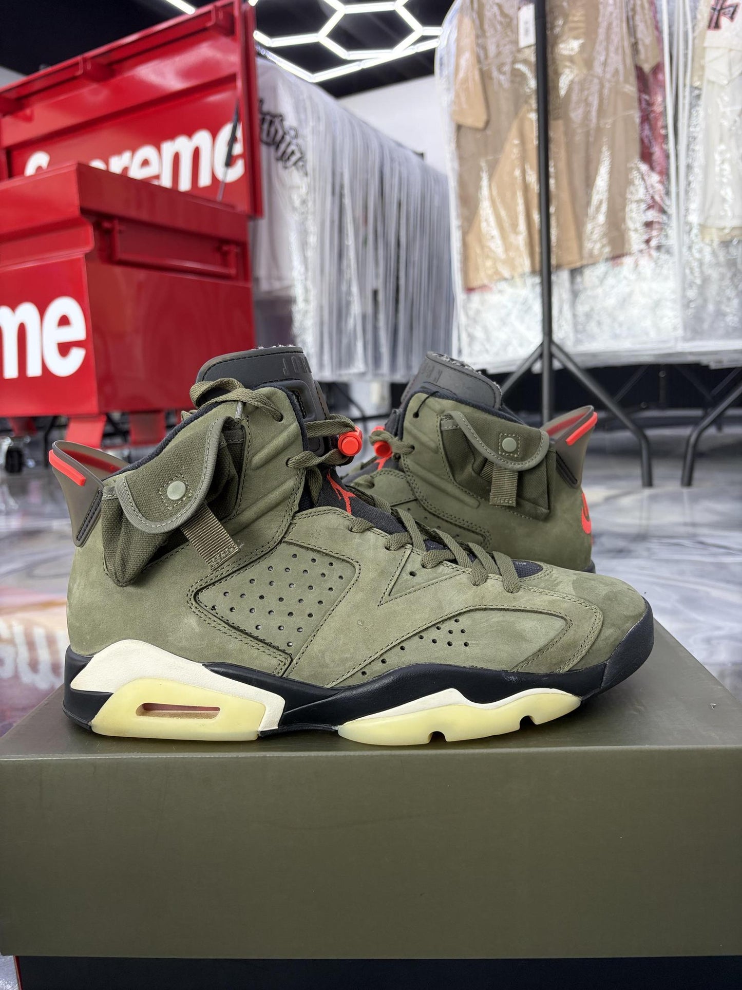 Jordan 6 X Travis Scott "Olive" Used Size 10