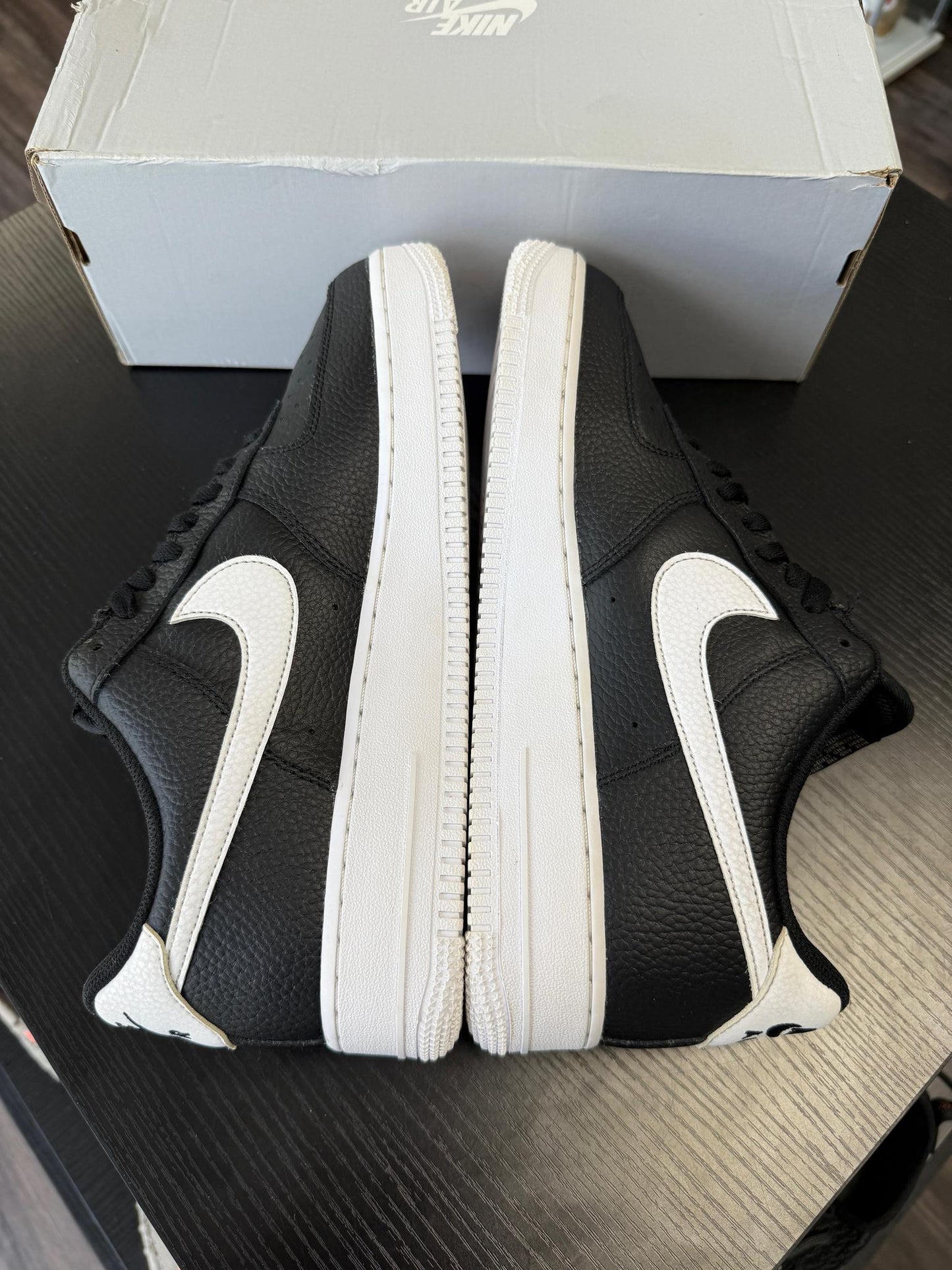 Air Force 1 Low Black White Used Size 10.5