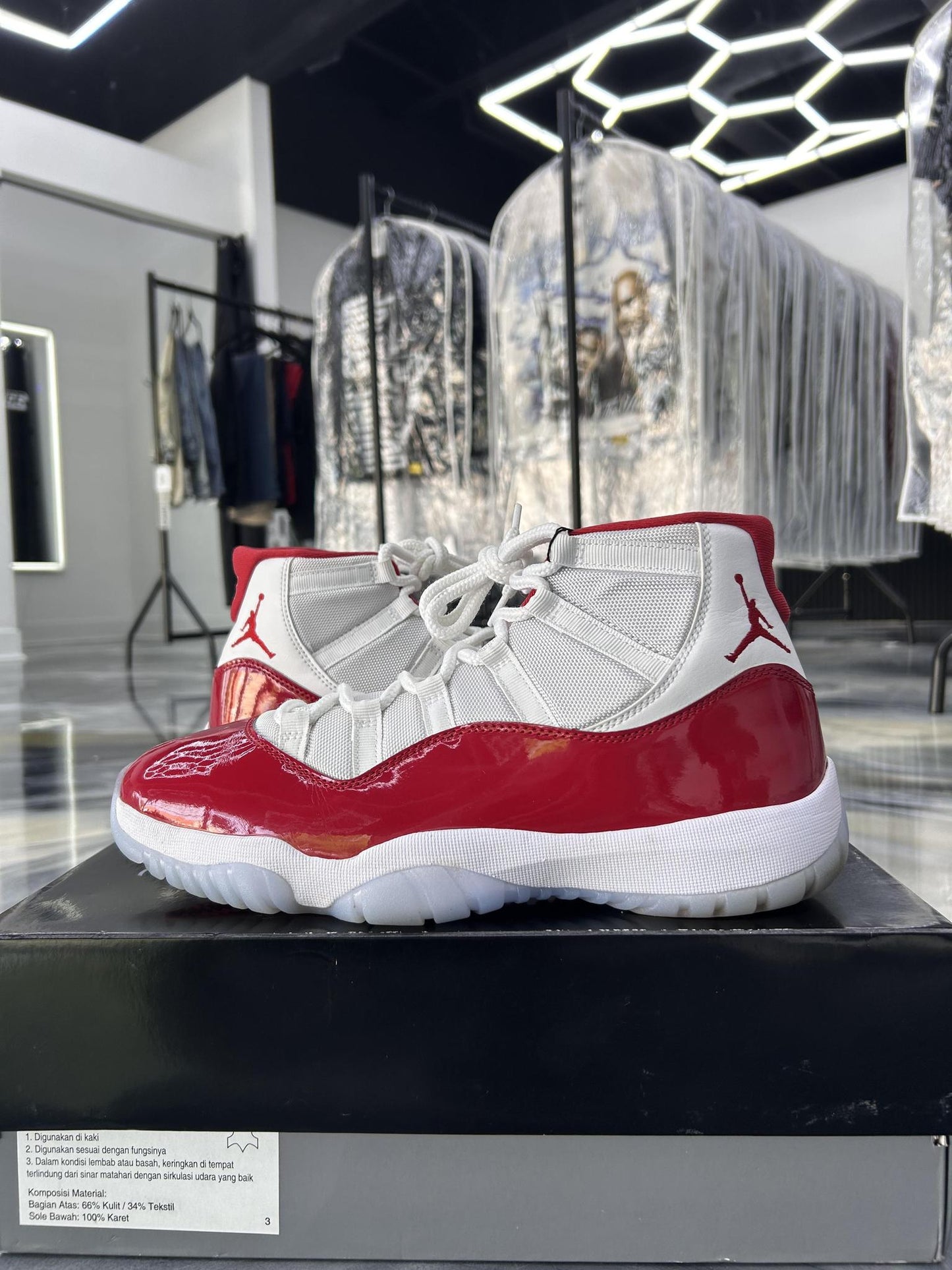 Jordan 11 "Cherry" Used Size 11