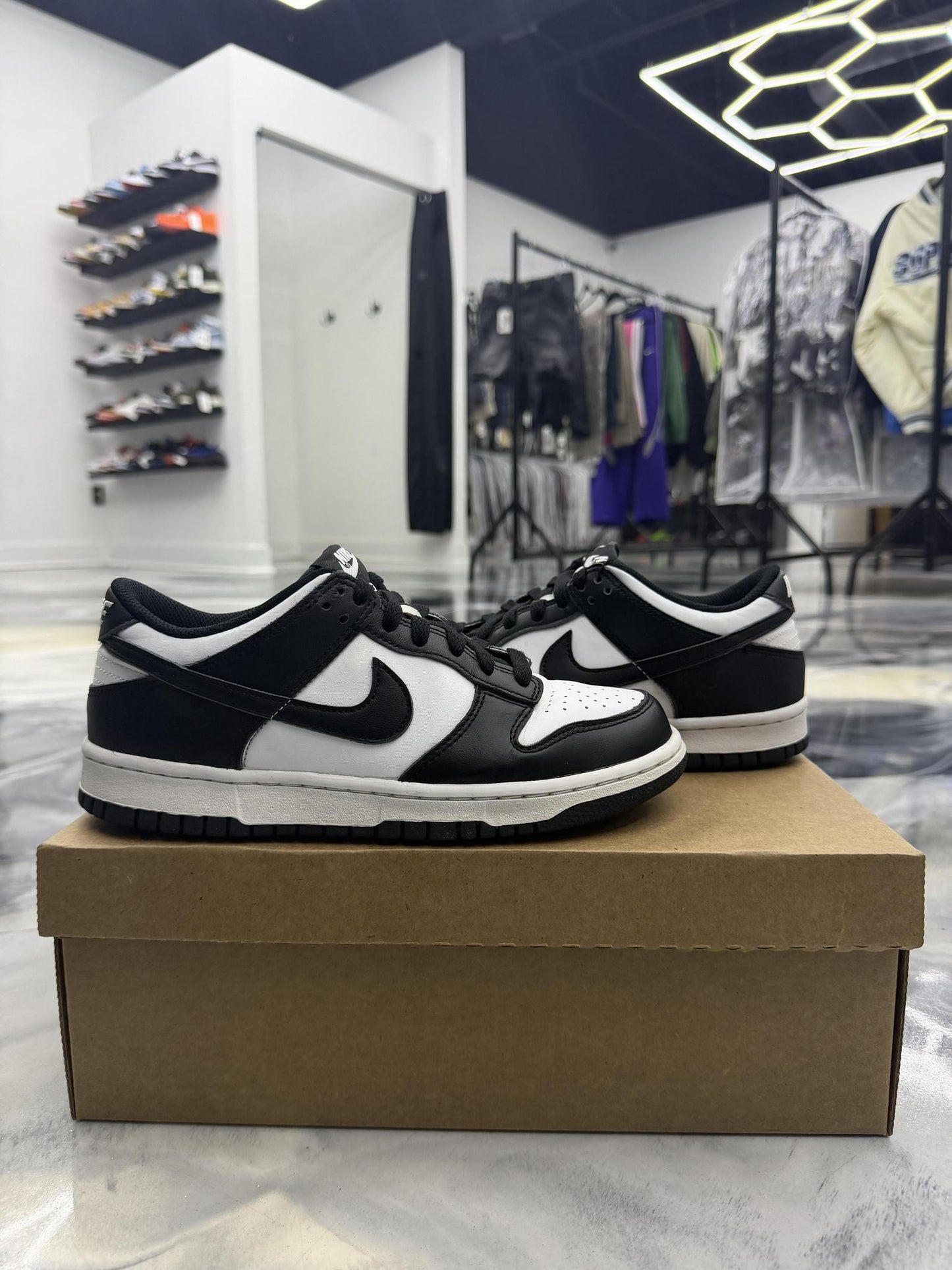 Nike Dunk Low "Panda" Size 6.5/8W