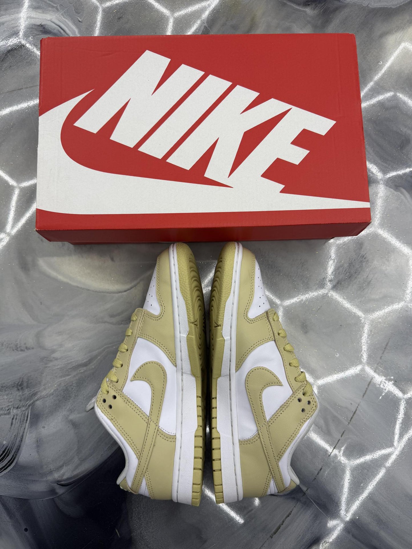 Nike Dunk Low "Team Gold" Size 7.5