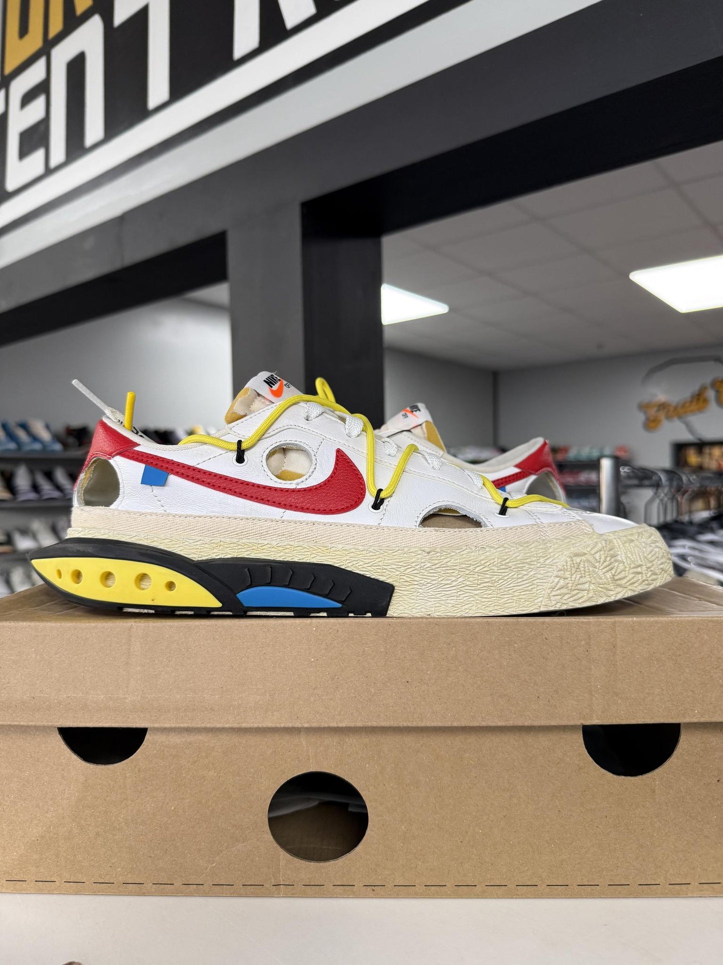 Nike Blazer Low x Off White "University Red" Used Size 11