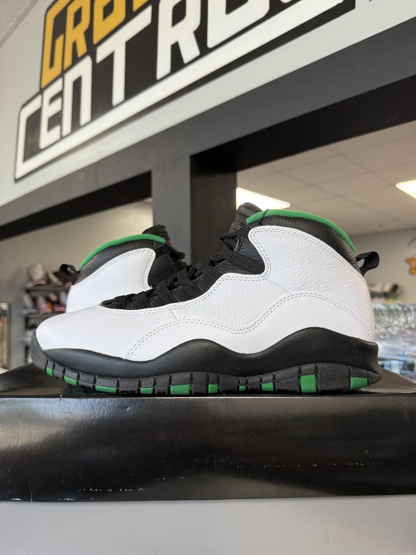 Jordan 10 "Seattle" Used Size 9.5