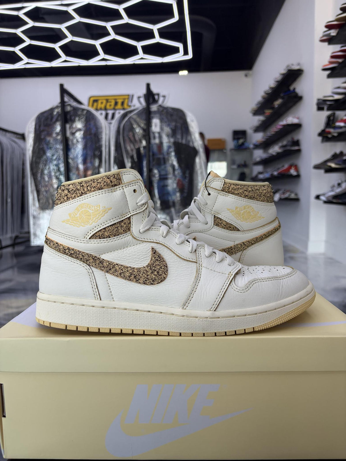 Jordan 1 "Vibrations Of Naija" Used Size 9