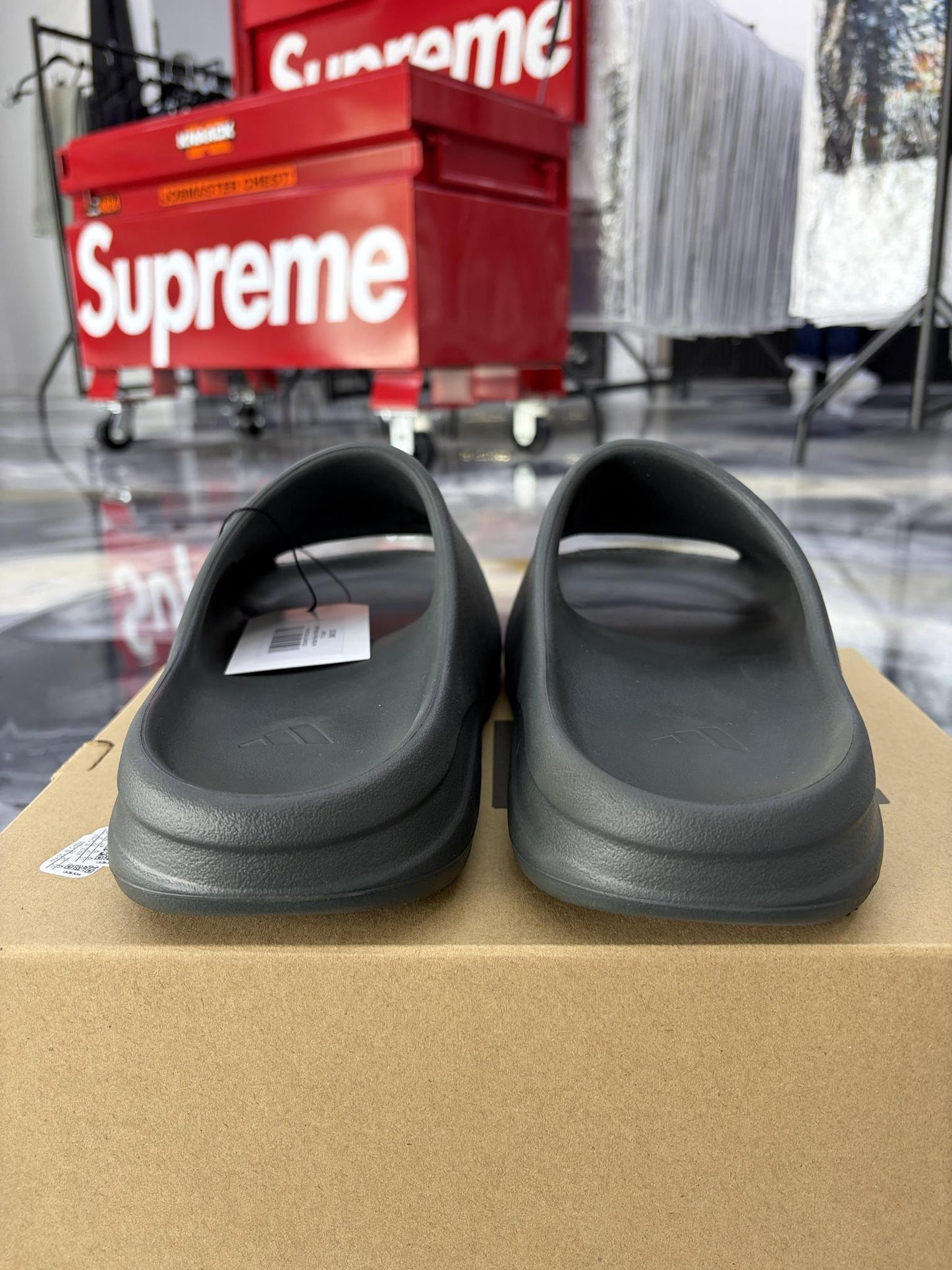 Adidas Yeezy Slide "Dark Onyx" Used Size 12