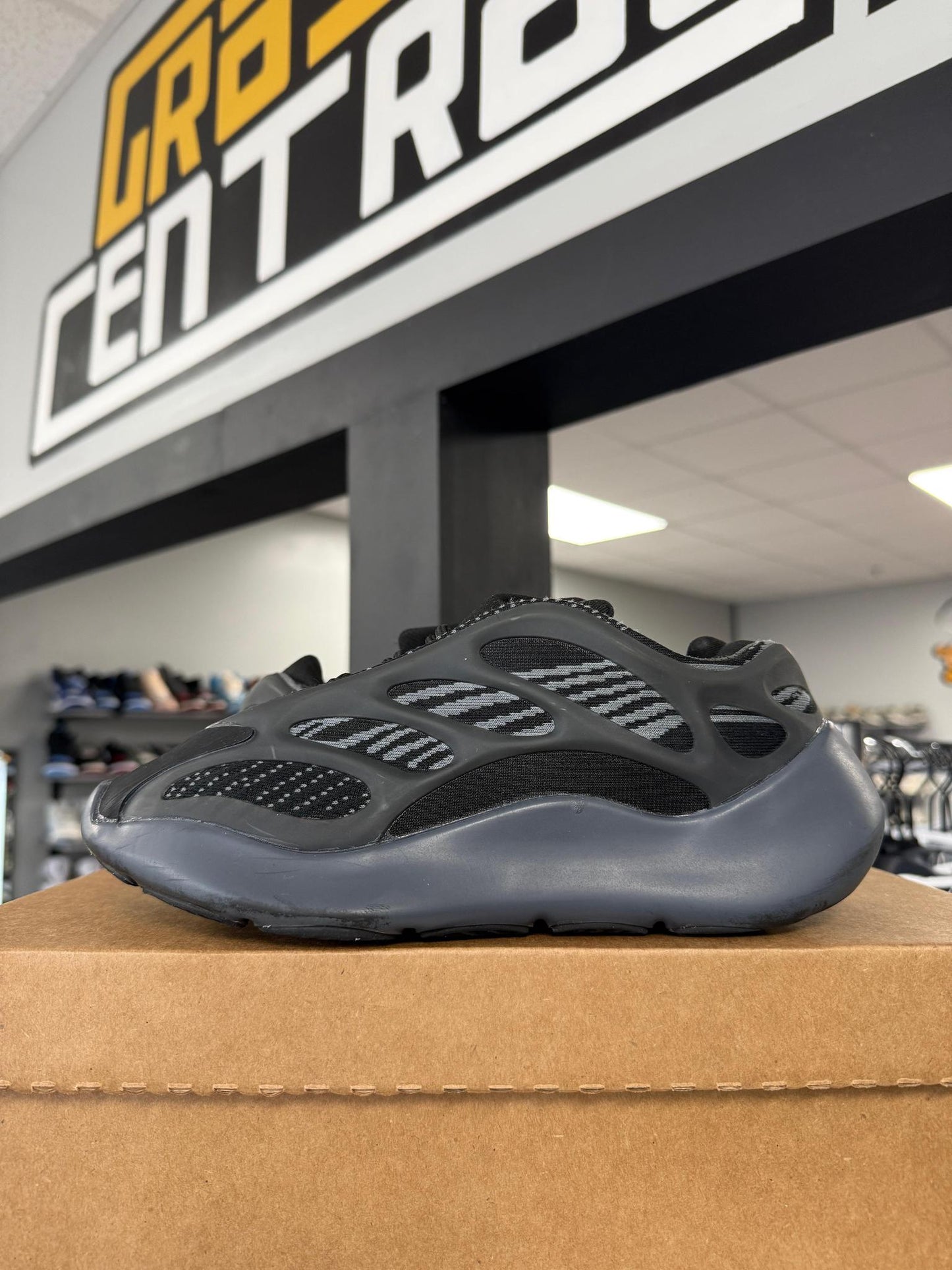 Yeezy 700 V3 "Dark Glow" Used Size 6.5Y/8W