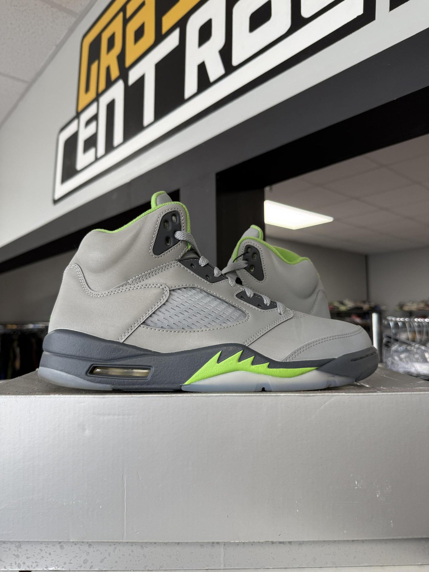 Jordan 5 "Green Bean" Used Size 11