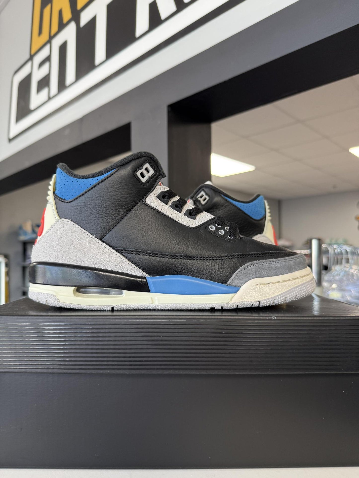 Jordan 3 Rare Air Used Size 6Y/7.5W