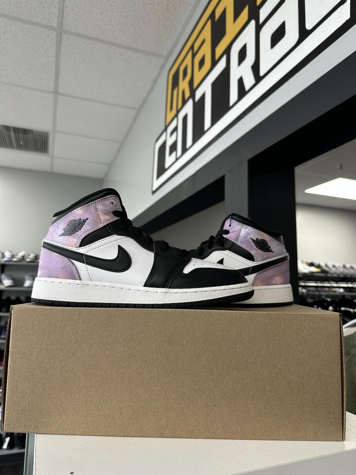 Jordan 1 Mid "Zen Master" Used Size 6.5Y/8W