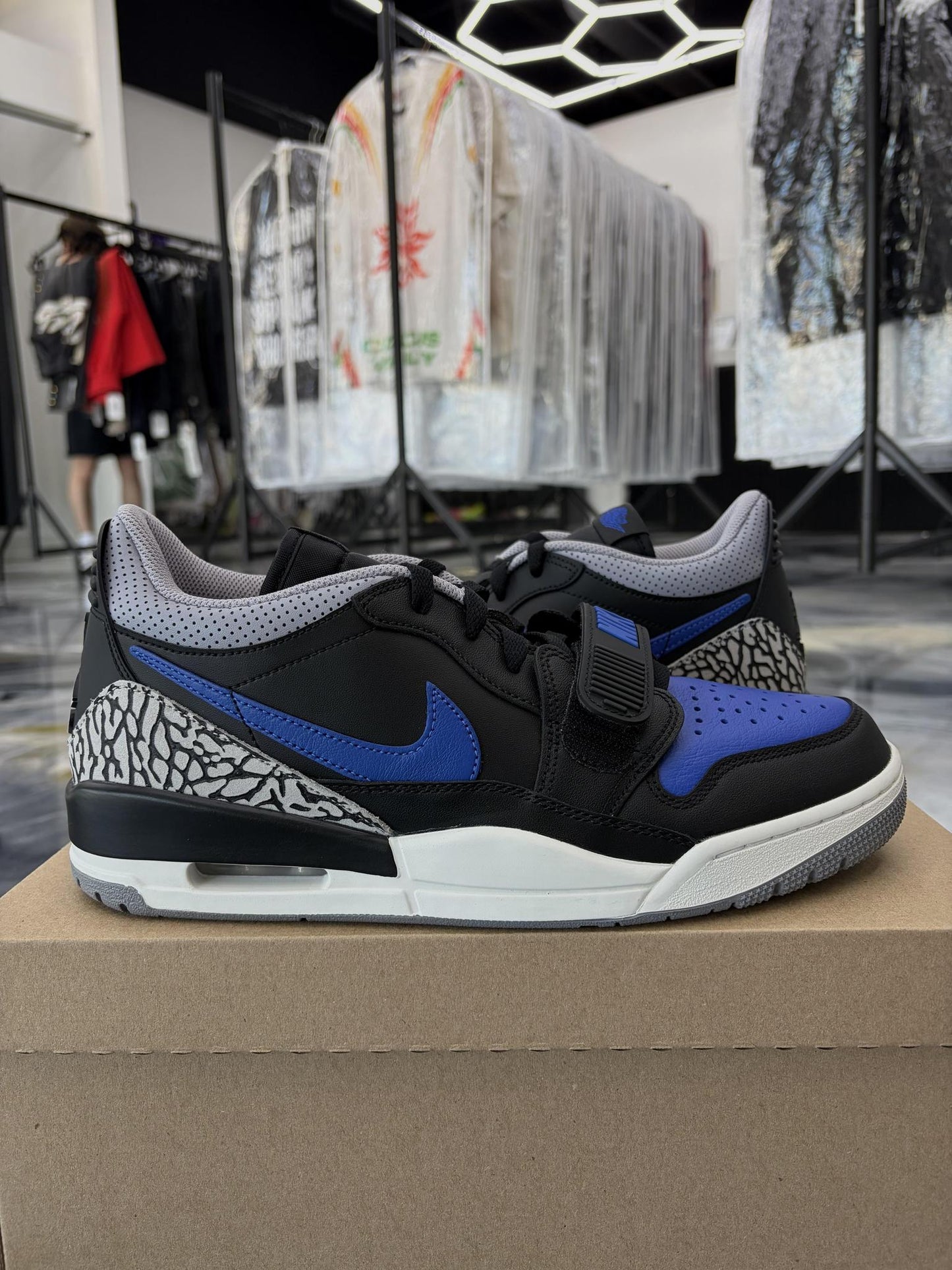 Jordan Legacy 312 "Black Blue" Used Size 10.5