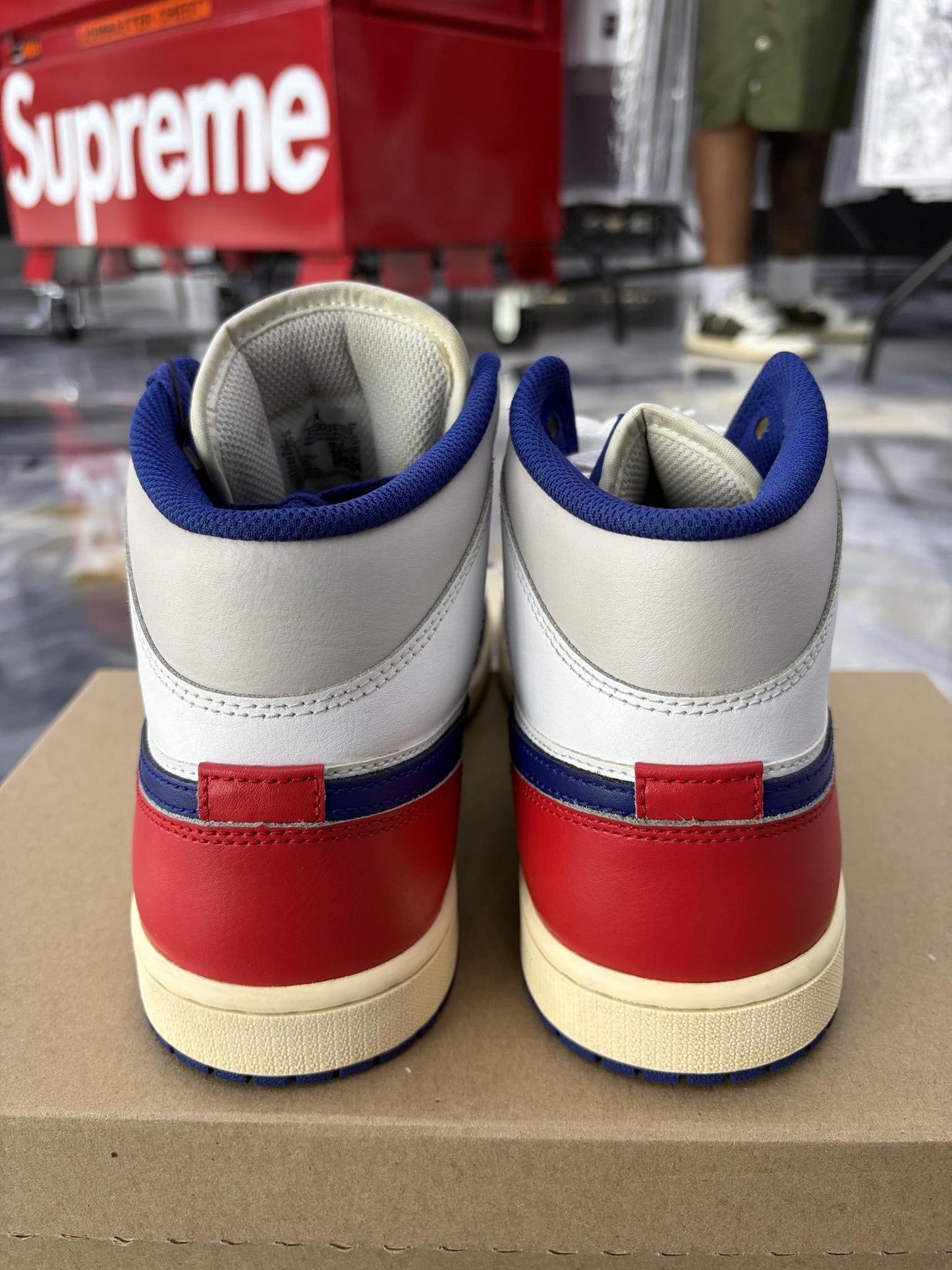 Jordan 1 Mid "Rare Air" Used Size 10