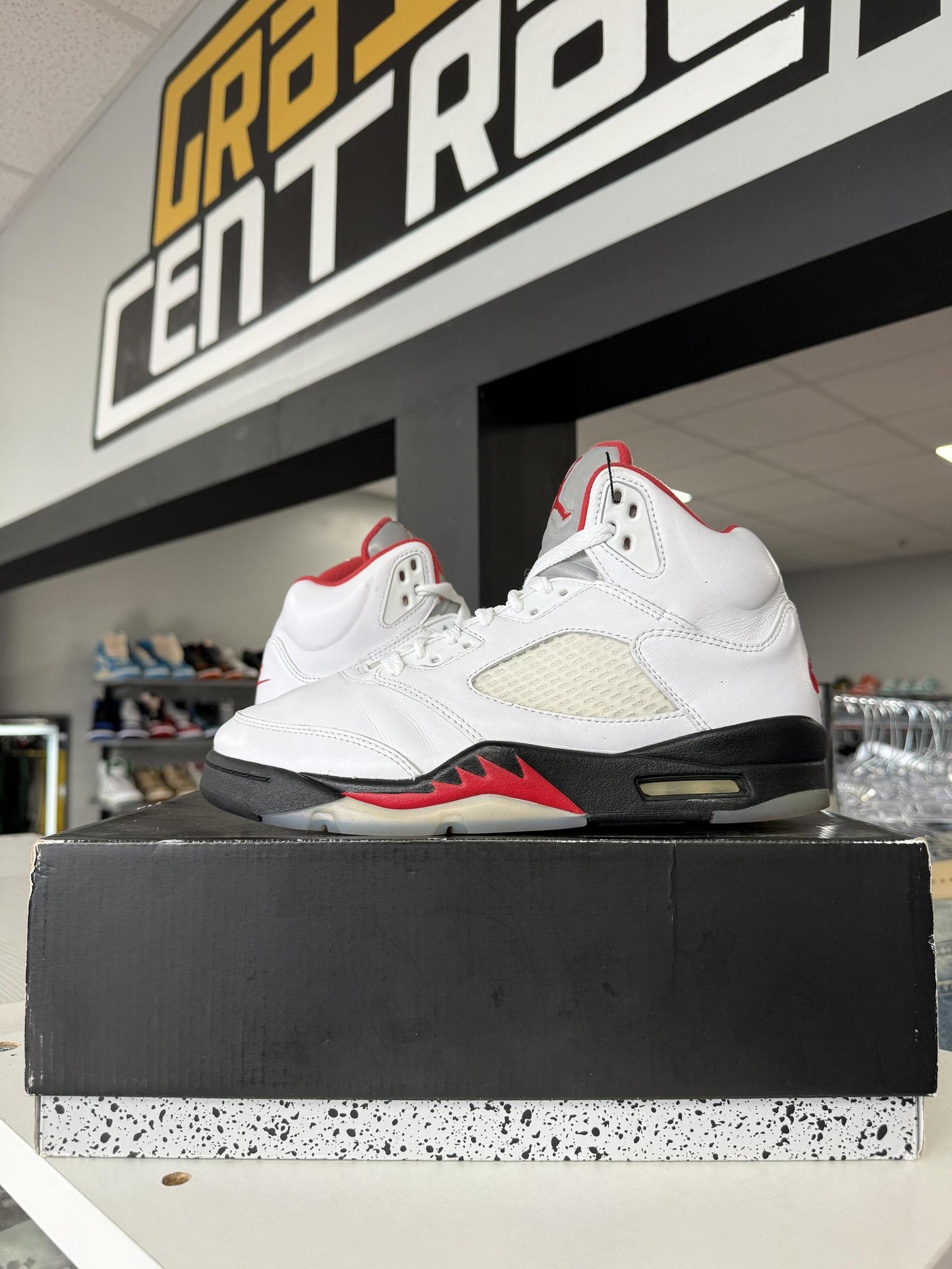 Jordan 5 "Fire Red Silver Tongue" Used Size 8