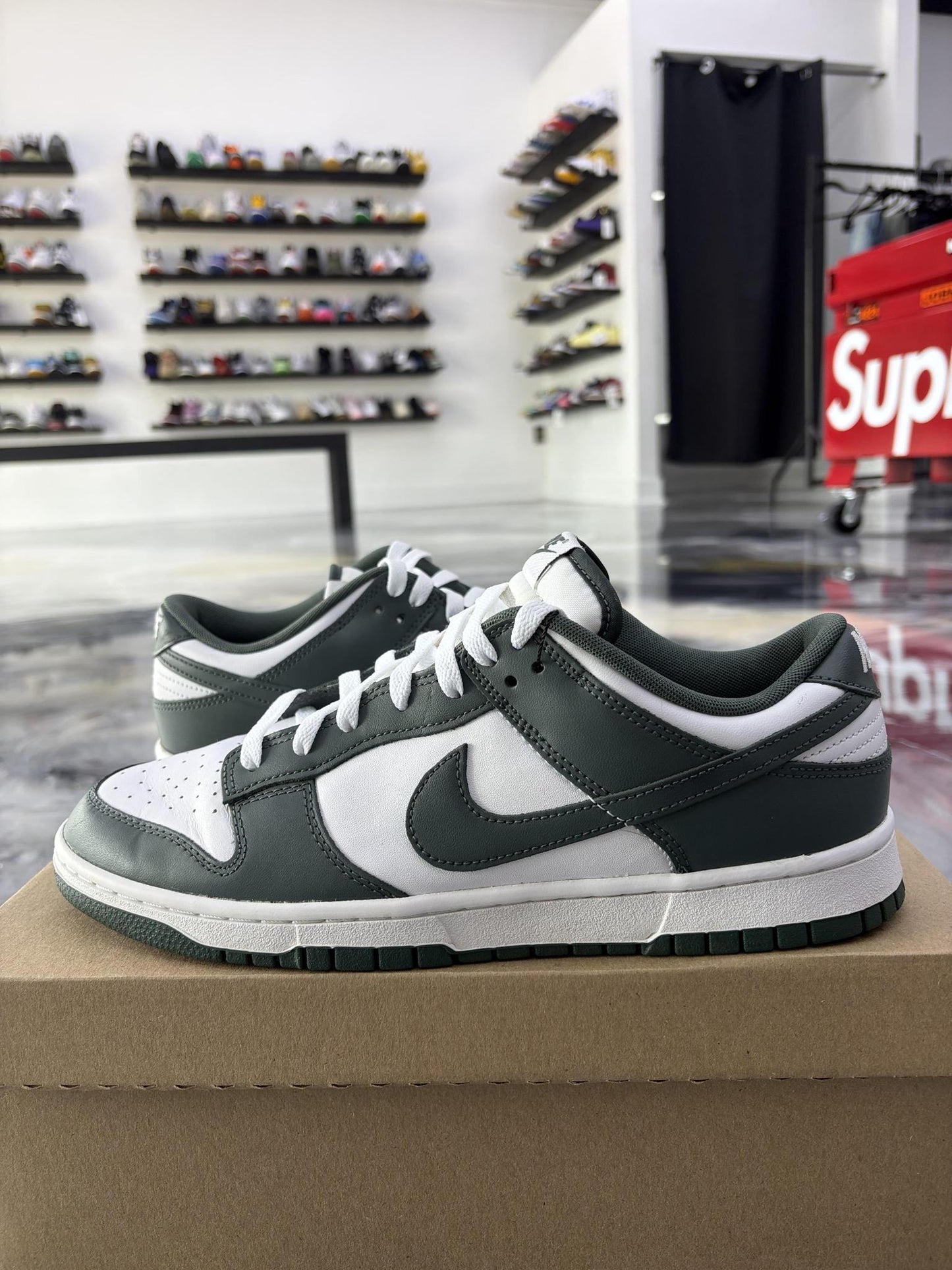 Nike Dunk Low "Vintage Green" Used Size 11.5