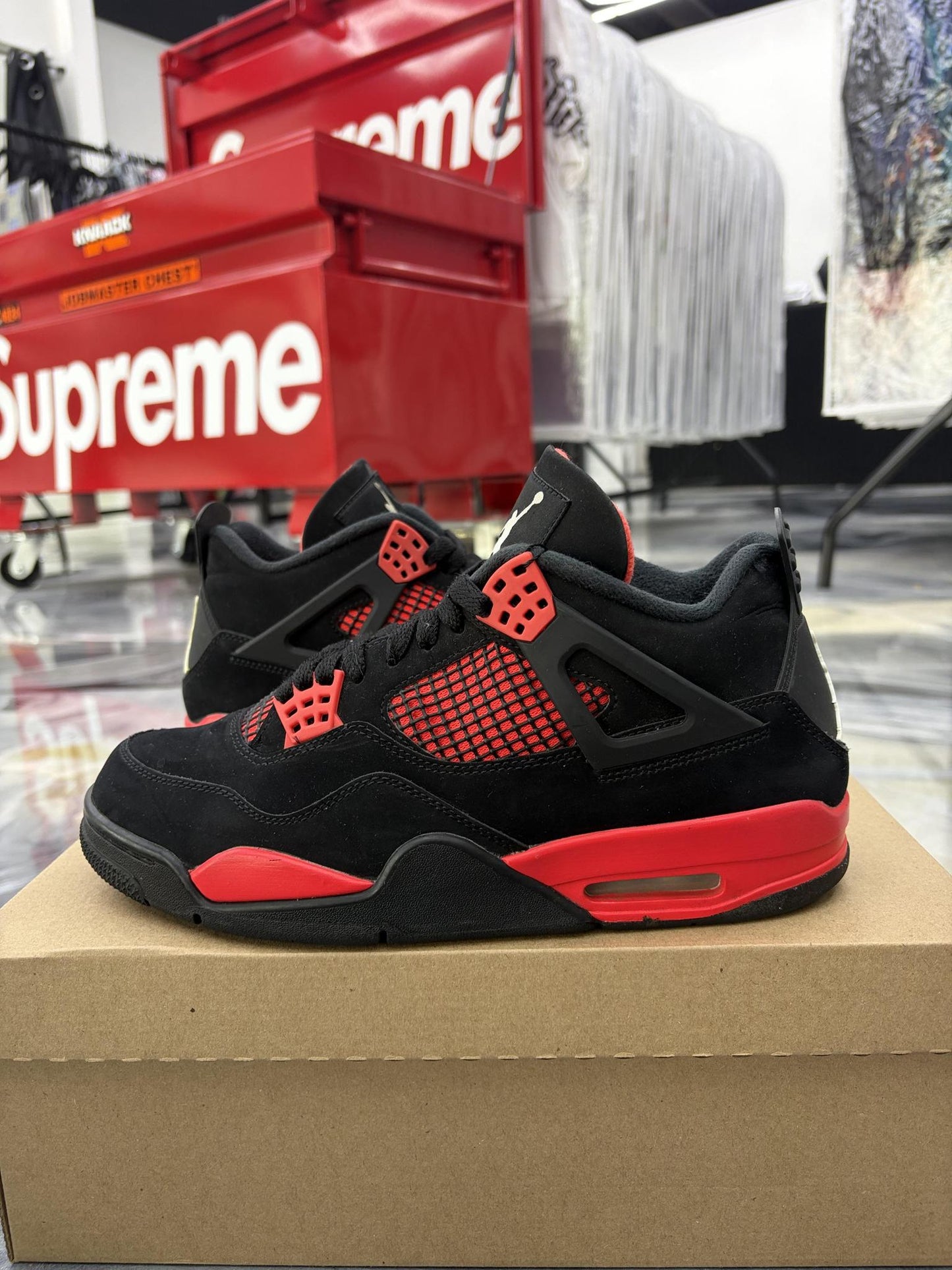 Jordan 4 "Red Thunder" Used Size 9