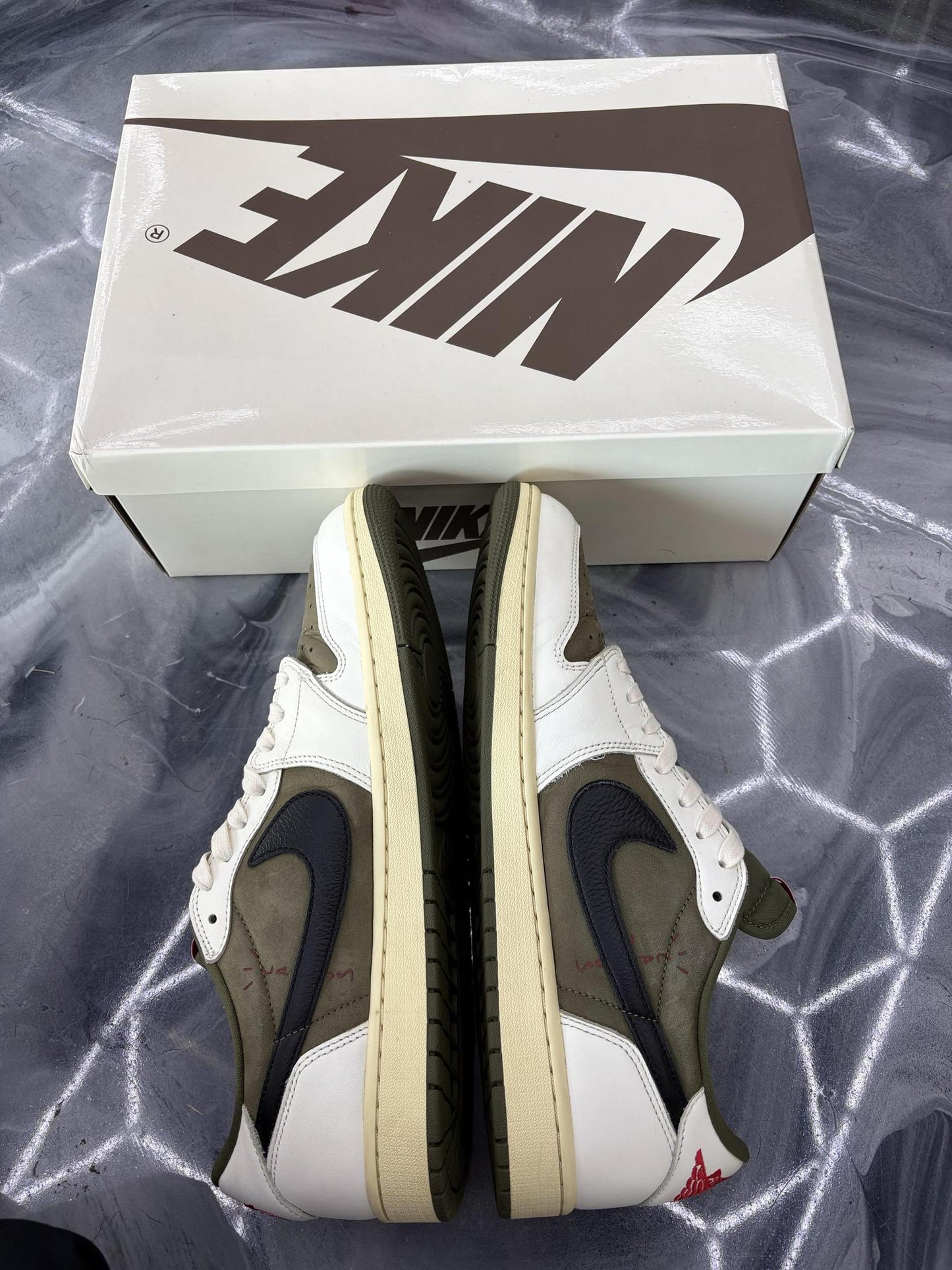 Jordan 1 Low x Travis Scott "Medium Olive" Used Size 13
