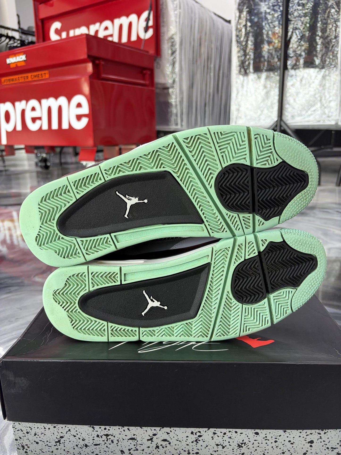 Jordan 4 "Green Glow" Used Size 11.5