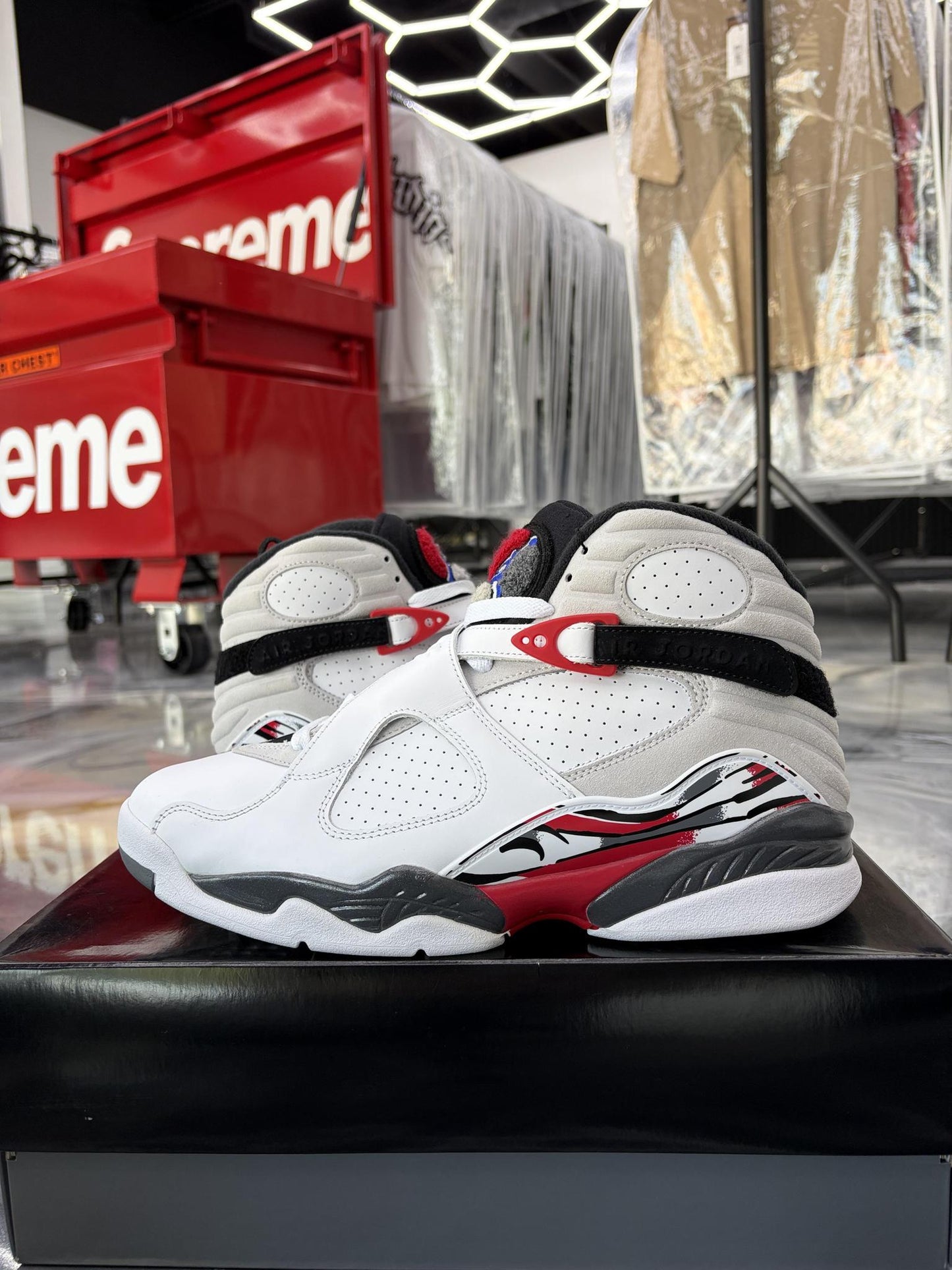 Jordan 8 "Bugs Bunny" Used