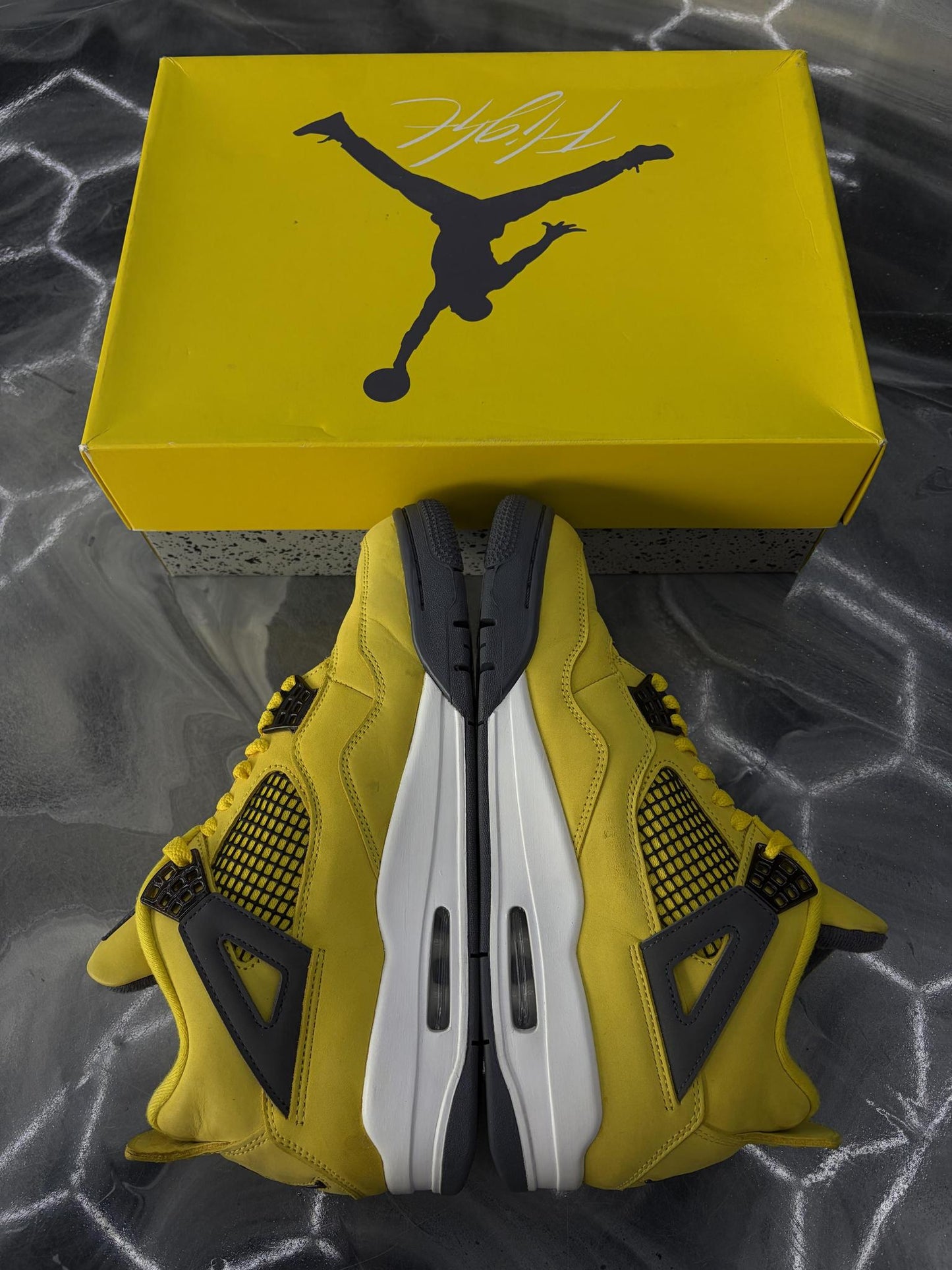 Jordan 4 "Lightning" Used Size 9.5