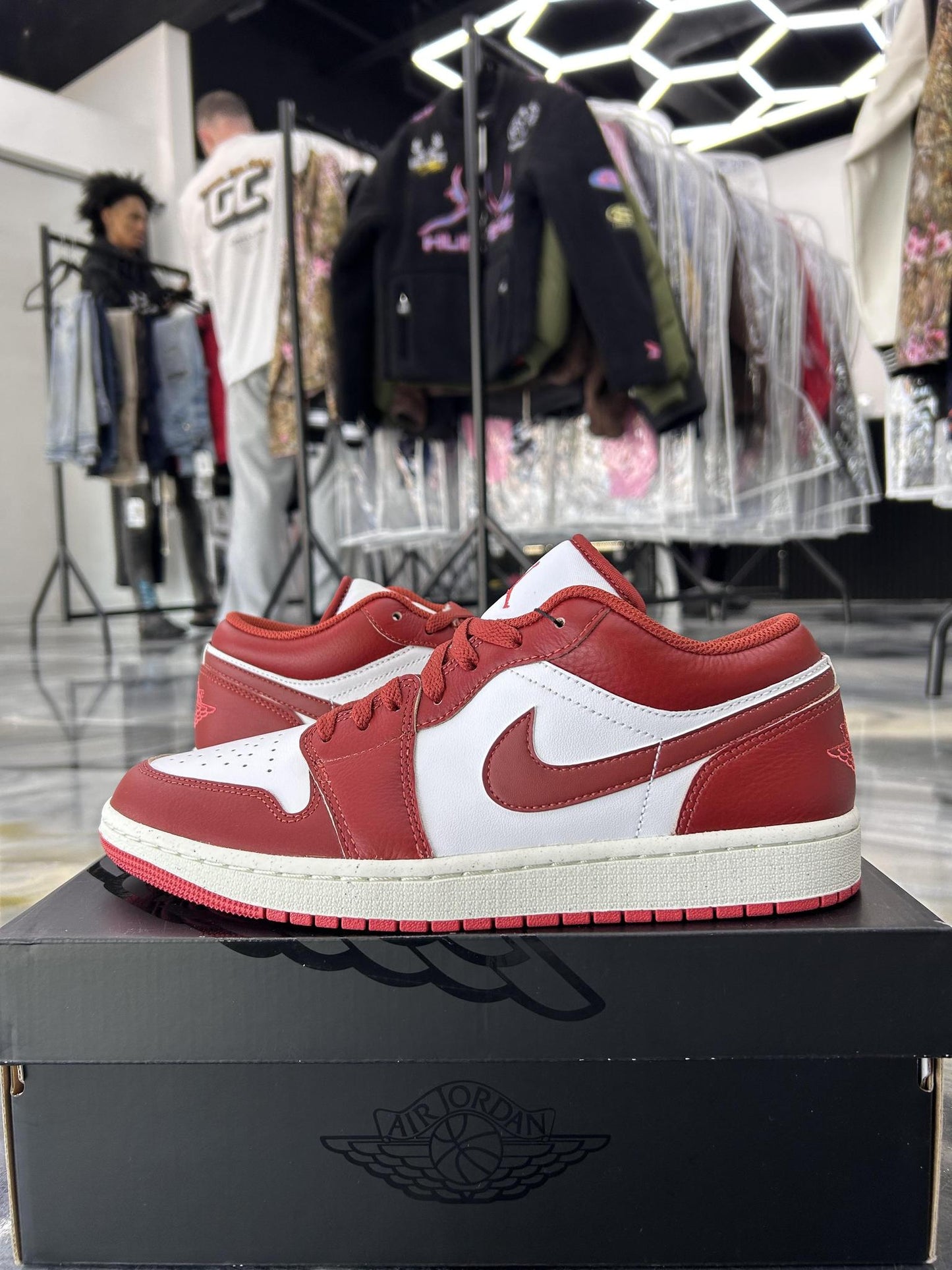 Jordan 1 Low "Dune Red" Used Size 9
