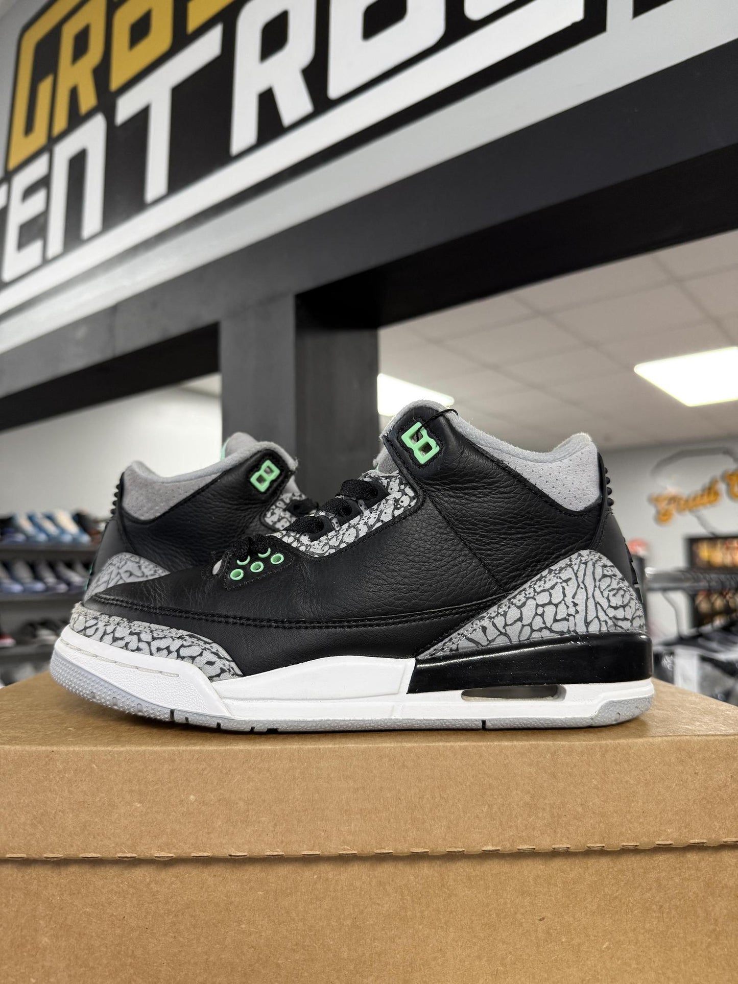 Jordan 3 "Glow Green" Used Size 5.5Y/7W