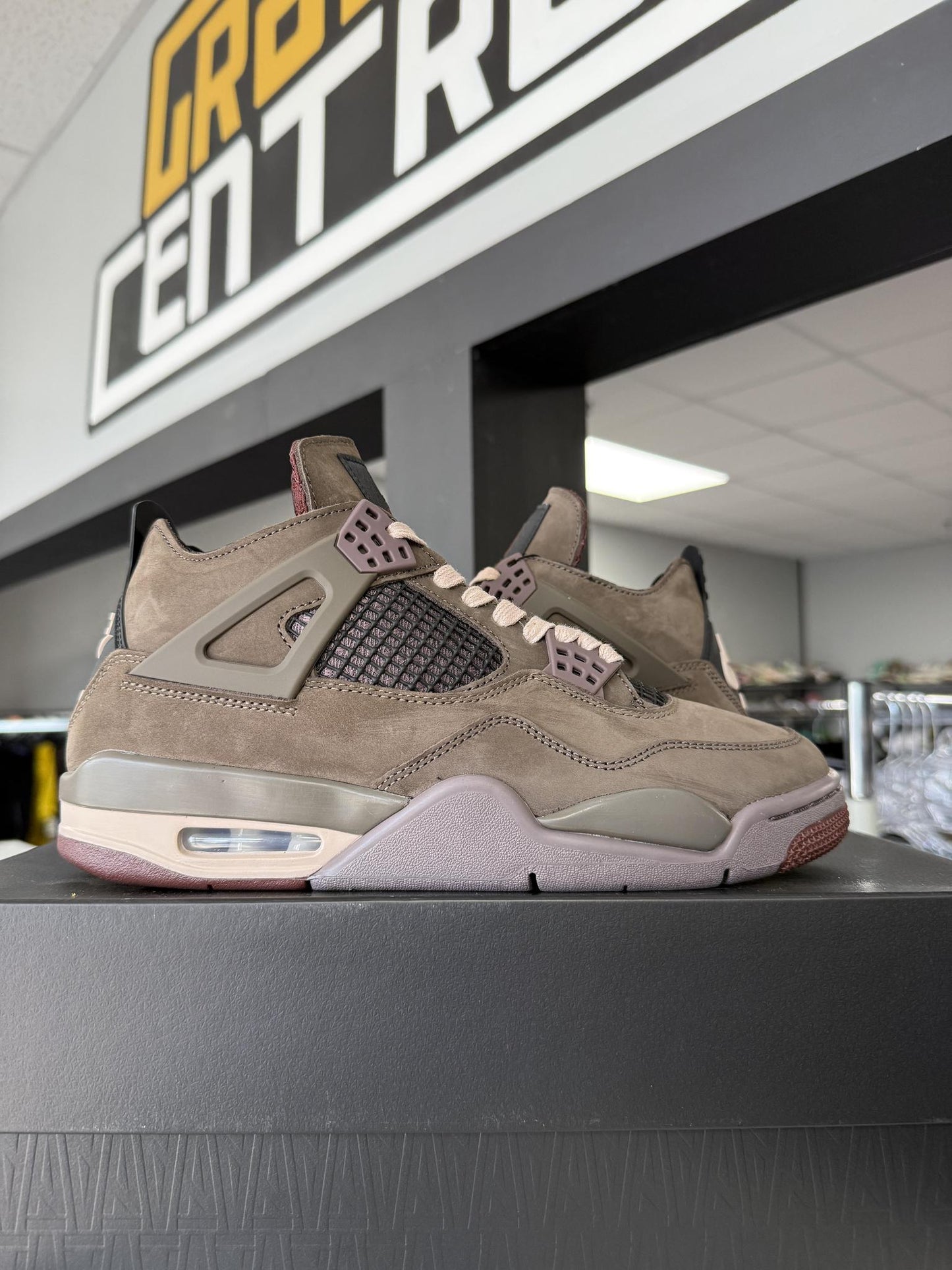 Jordan 4 A Ma Maniere "Dark Mocha" Used Size 8.5