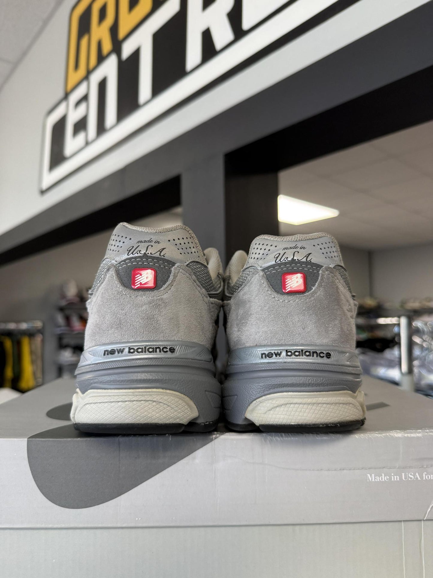 New Balance 990 "Grey White" Used Size 10