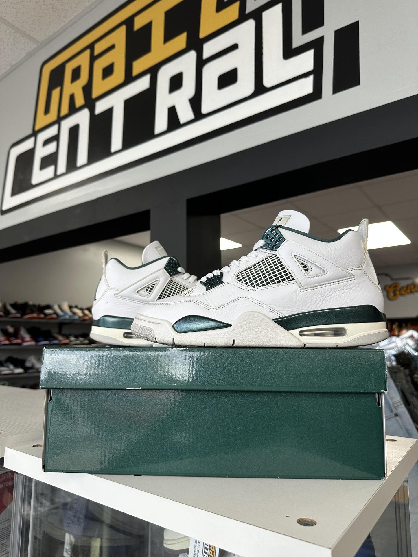 Jordan 4 "Oxidized Green" Size 10