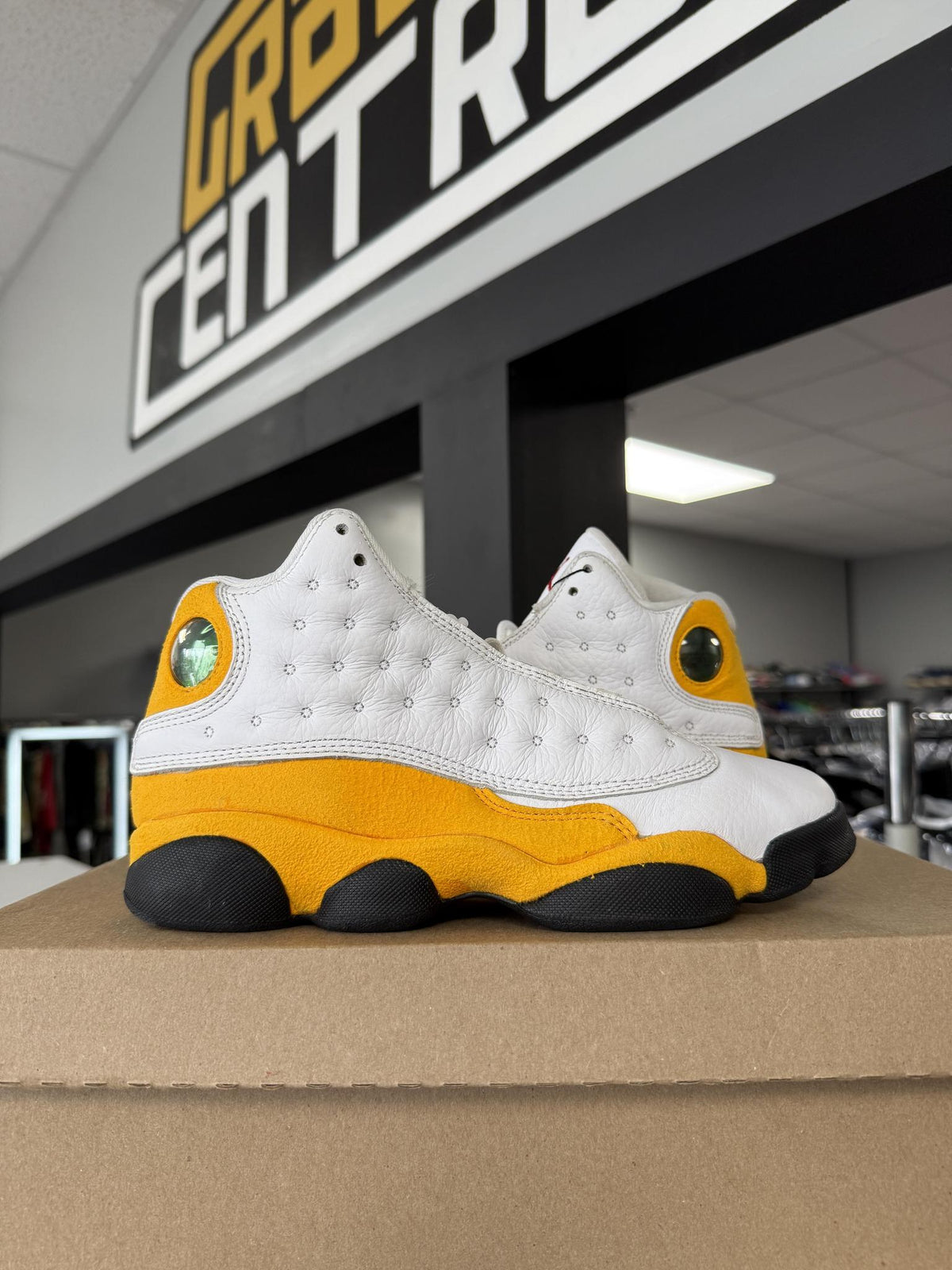 Jordan 13 "Del Sol" Used Size 6Y/7.5W