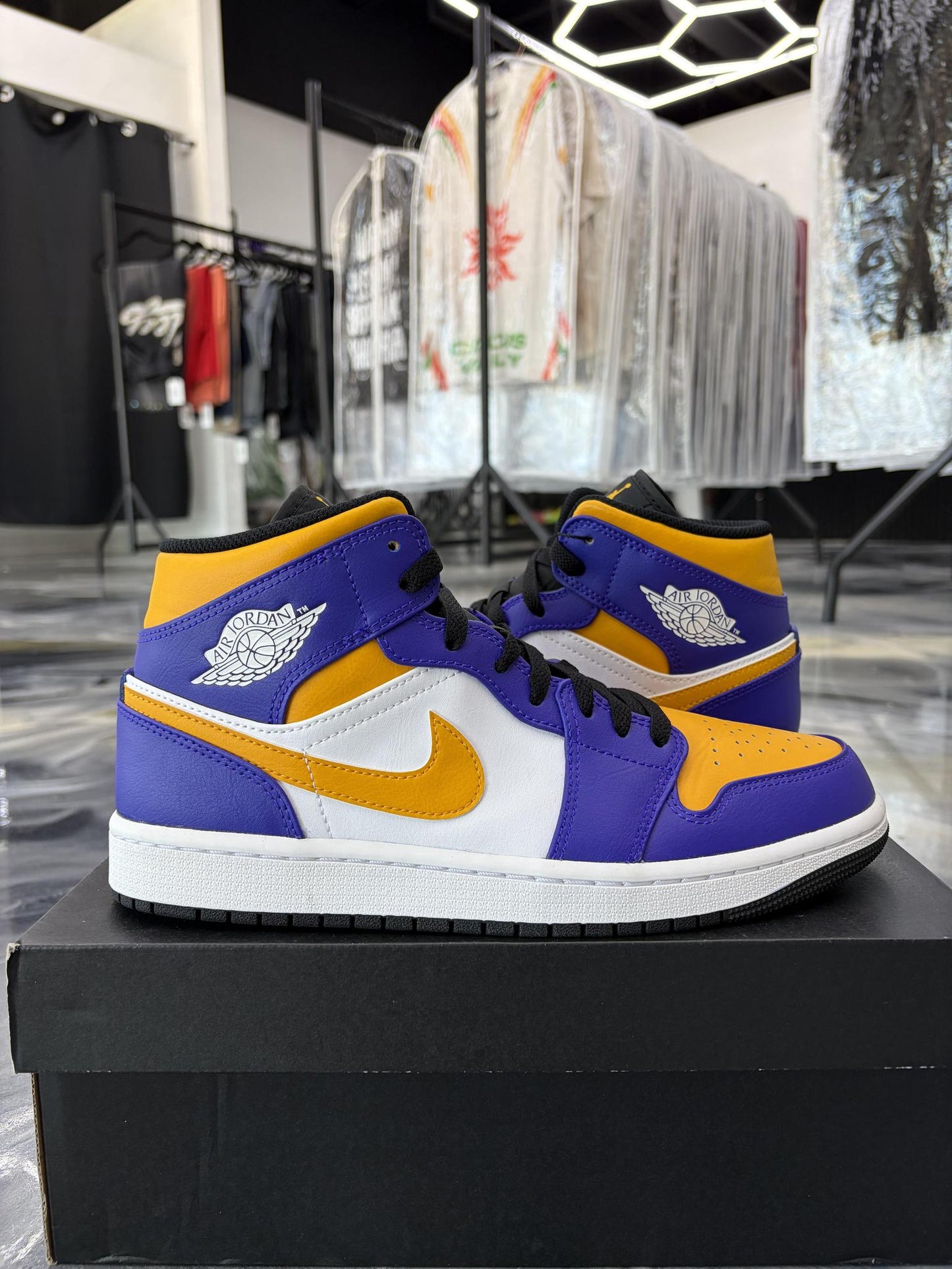 Jordan 1 Mid "Lakers" Used Size 9