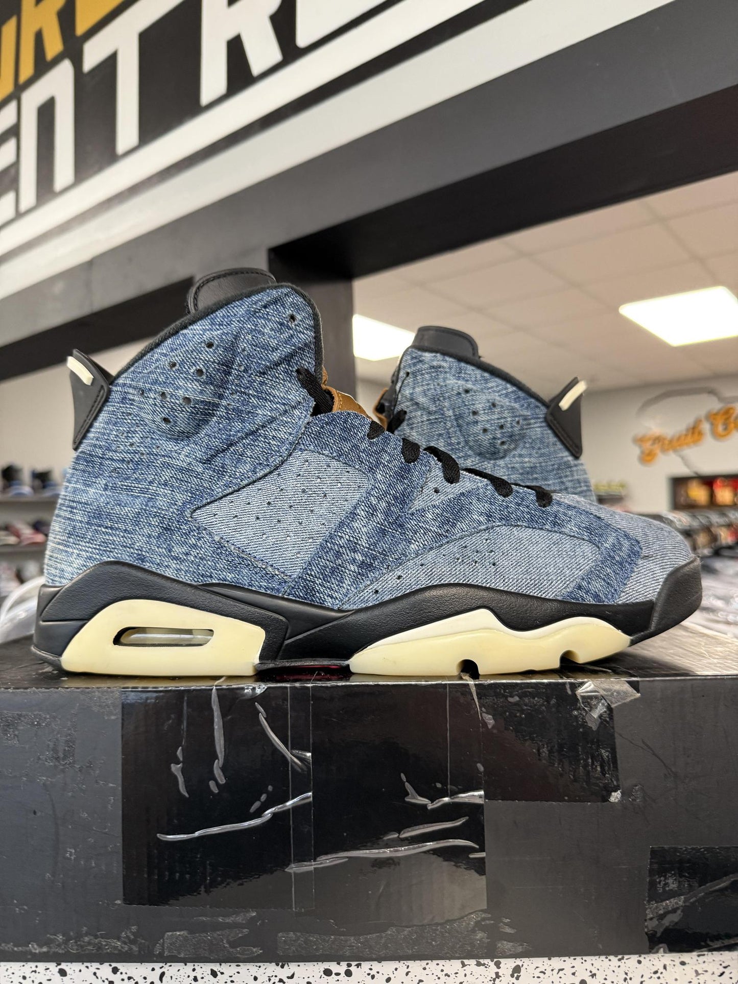 Jordan 6 "Denim" Used Size 11.5