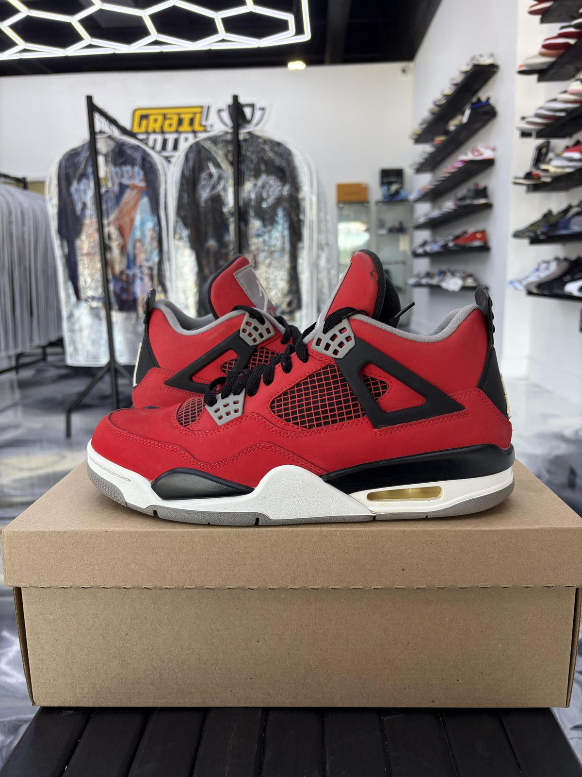 Jordan 4 "Toro 2013" Used Size 9