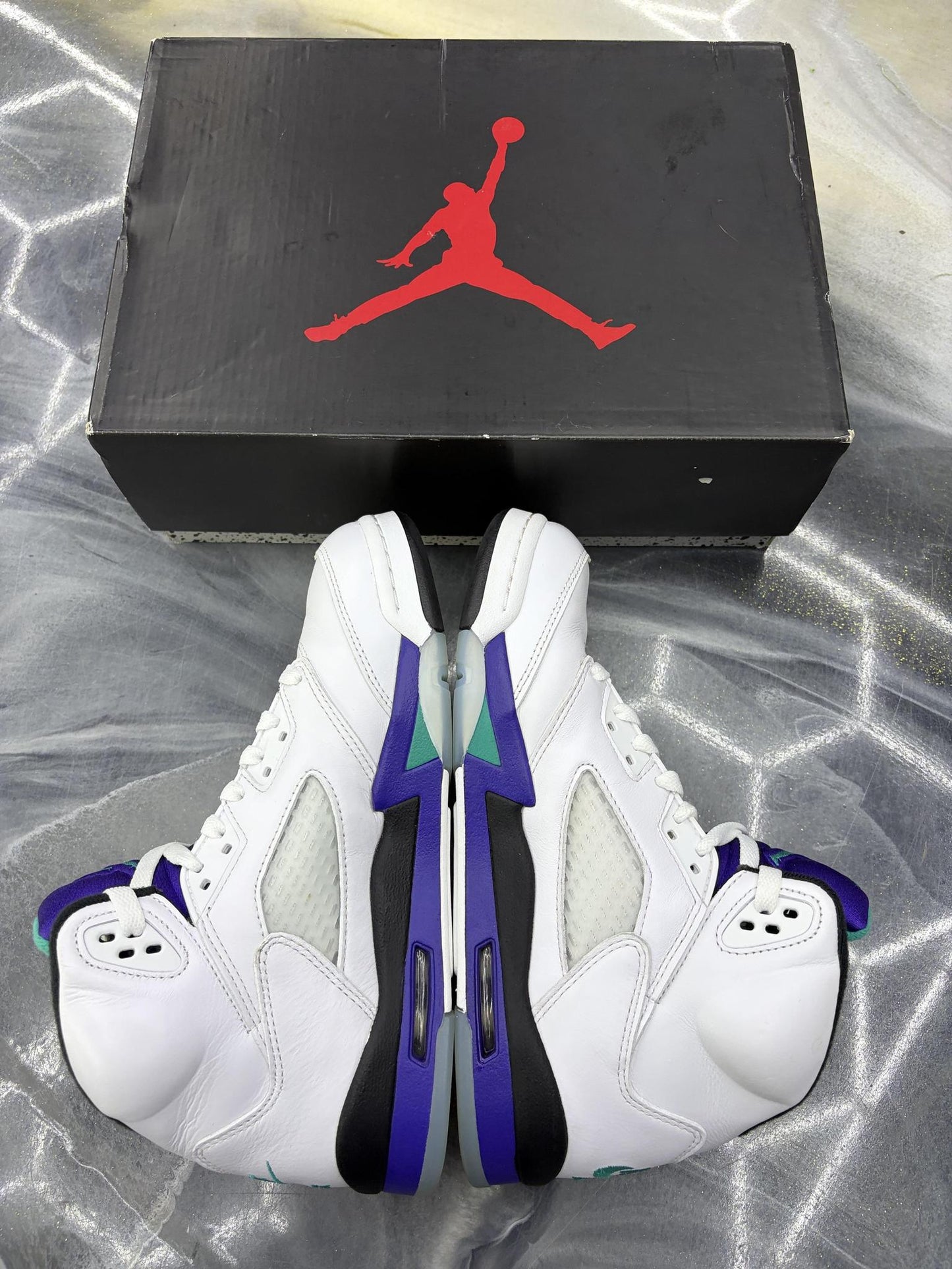 Jordan 5 Grape Used Size 7Y/8.5W