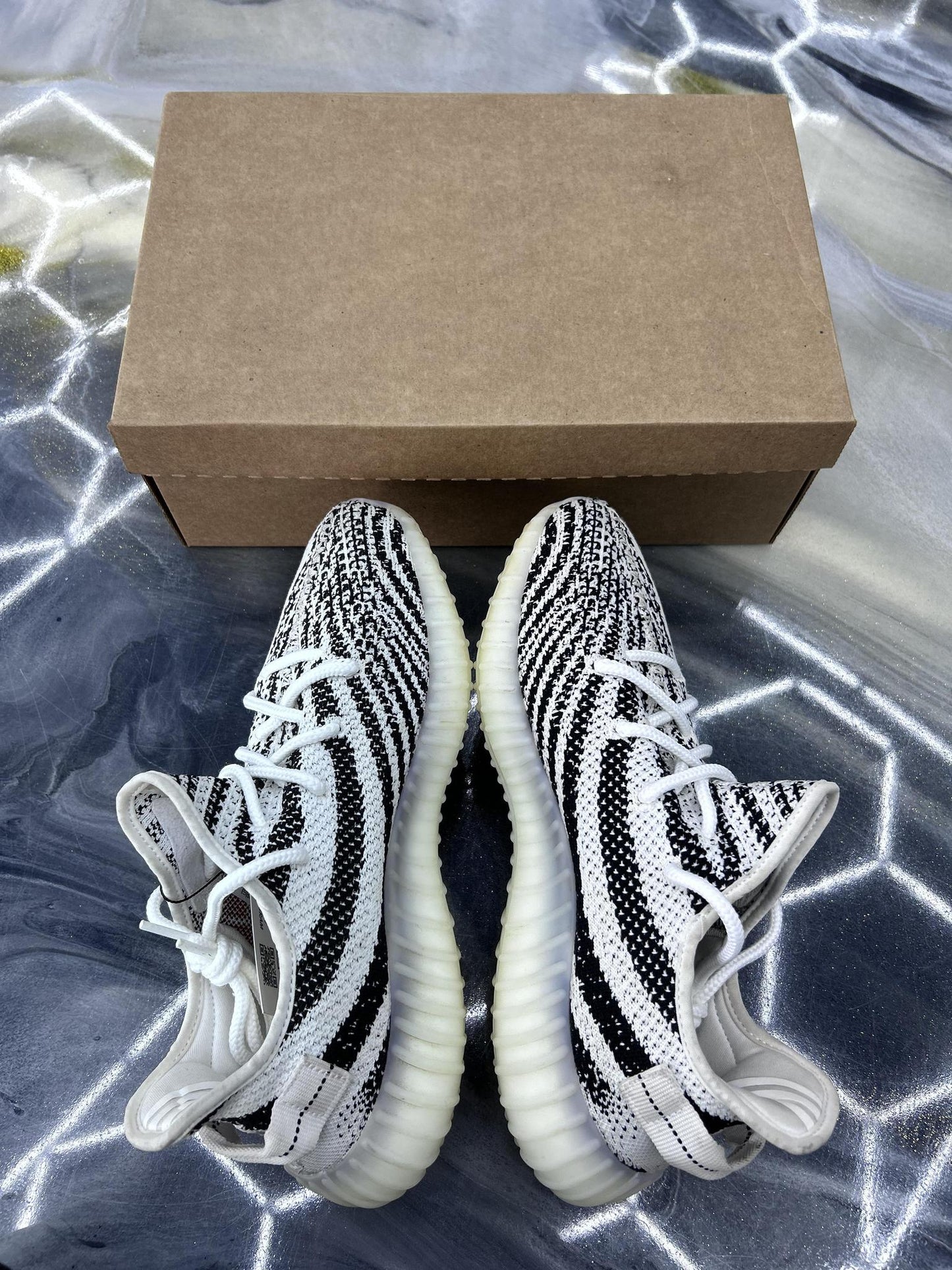 Yeezy 350 "Zebra" Used Size 10.5