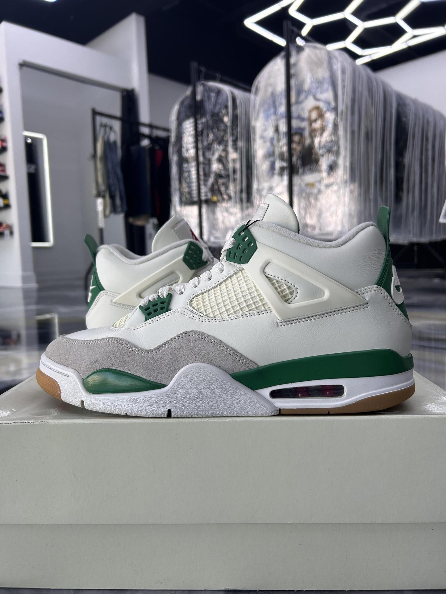 Jordan 4 SB "Pine Green" Used Size 12