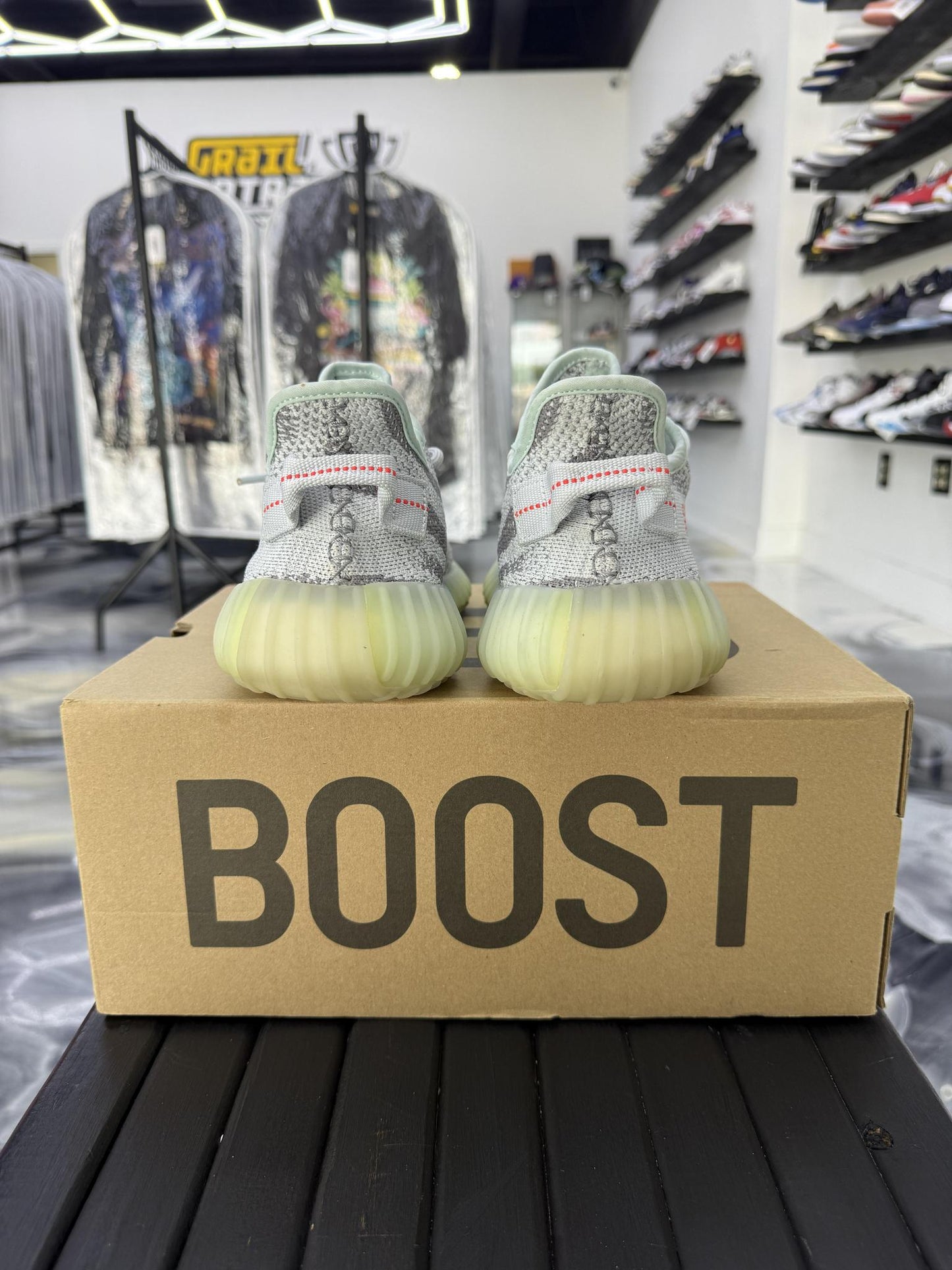 Yeezy 350 "Blue Tint" Used Size 8