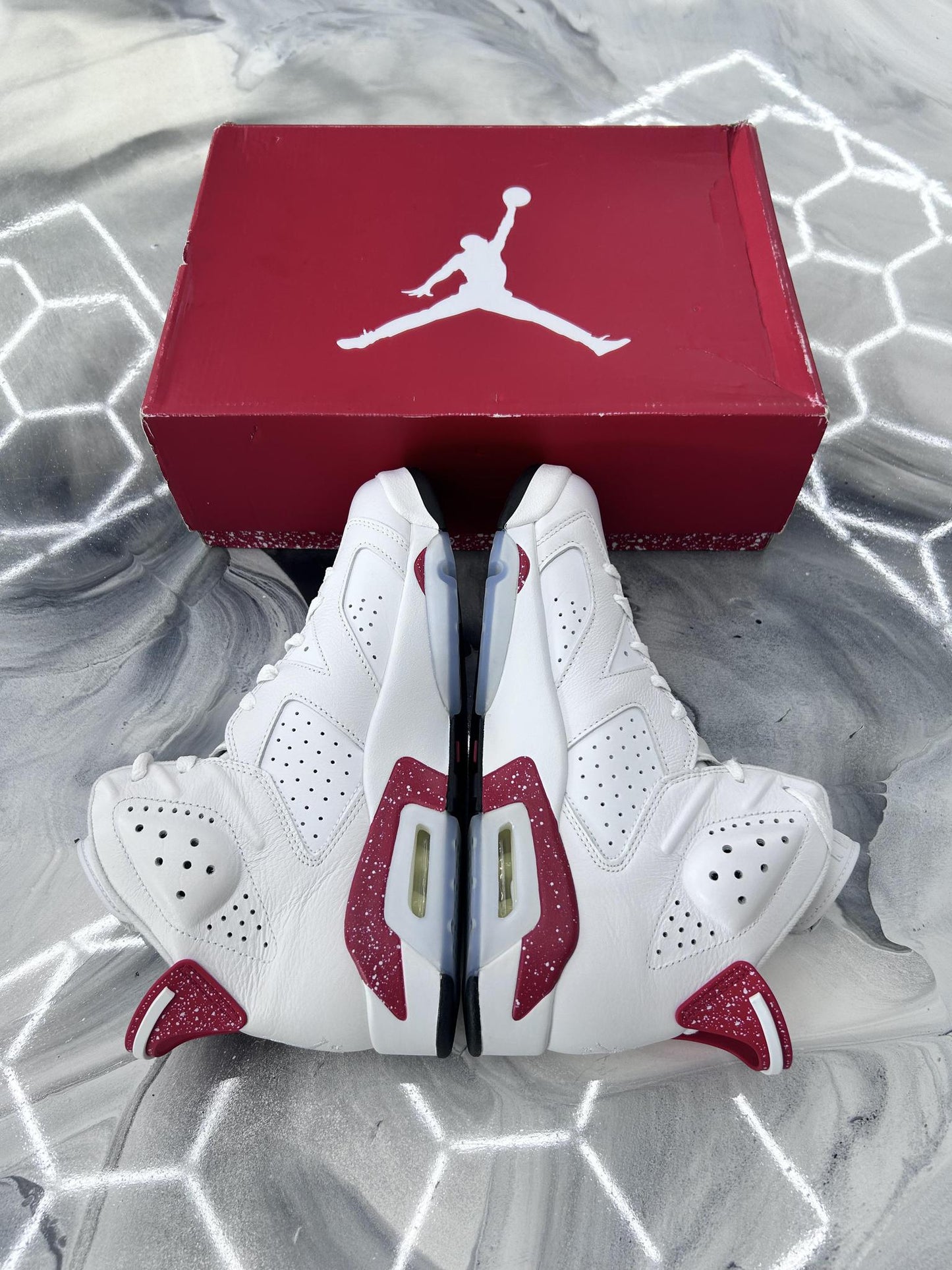 Jordan 6 "Red Oreo" Used Size 9.5