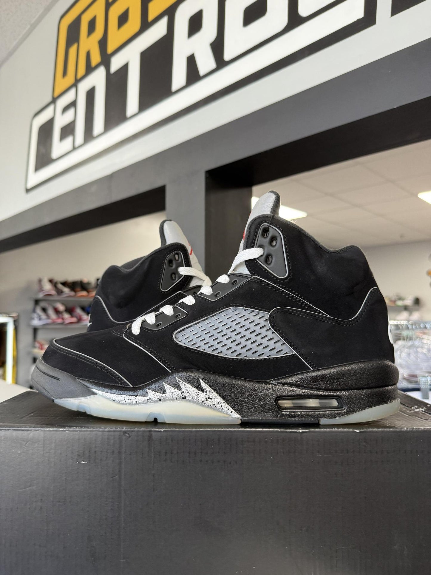 Jordan 5 "Metallic Reimagined" Used Size 11
