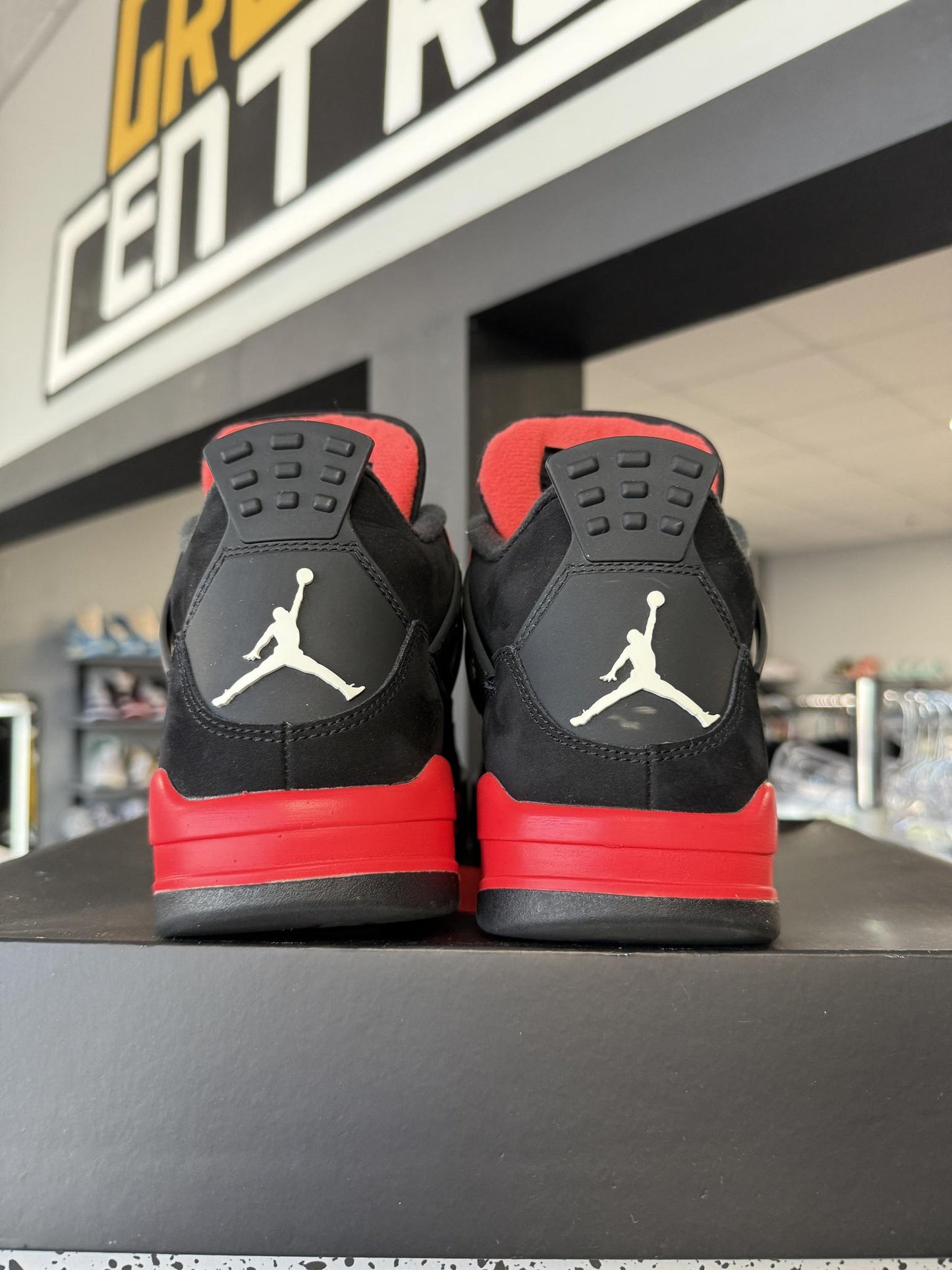 Jordan 4 "Red Thunder" Used Size 7.5