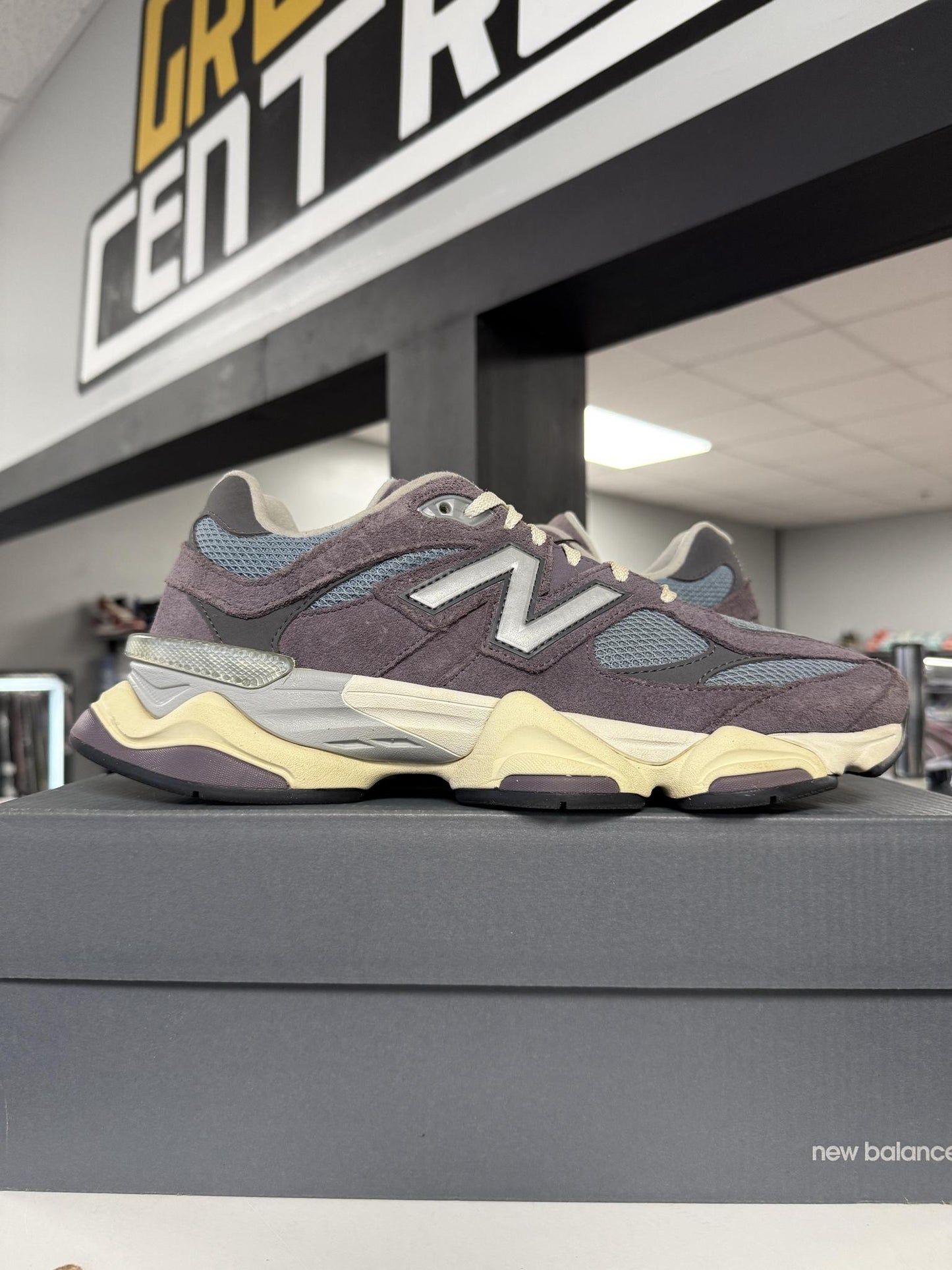 New Balance 9060 "Shadow" Used Size 9.5