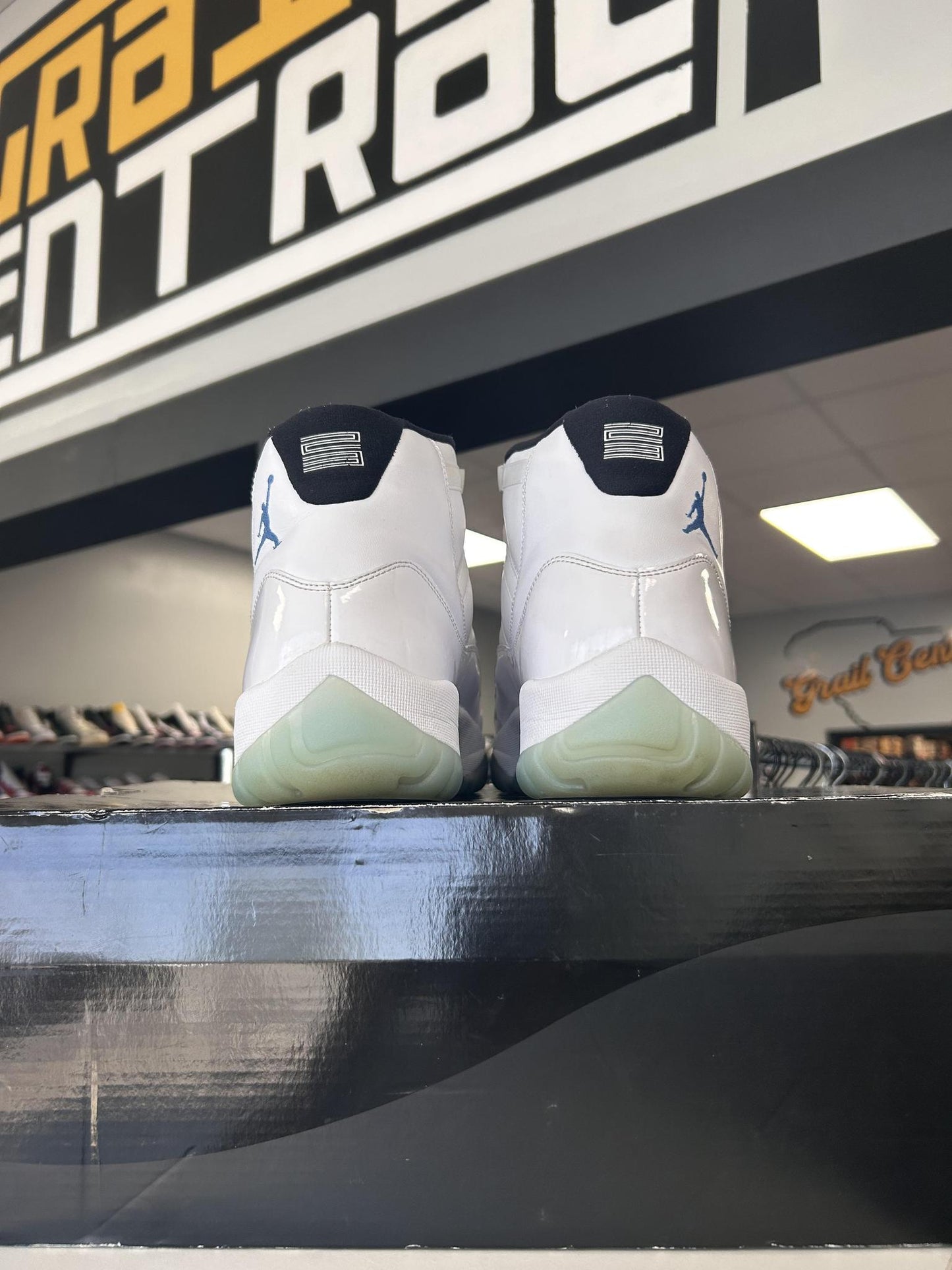 Jordan 11 "Legend Blue" (2014) Used Size 13