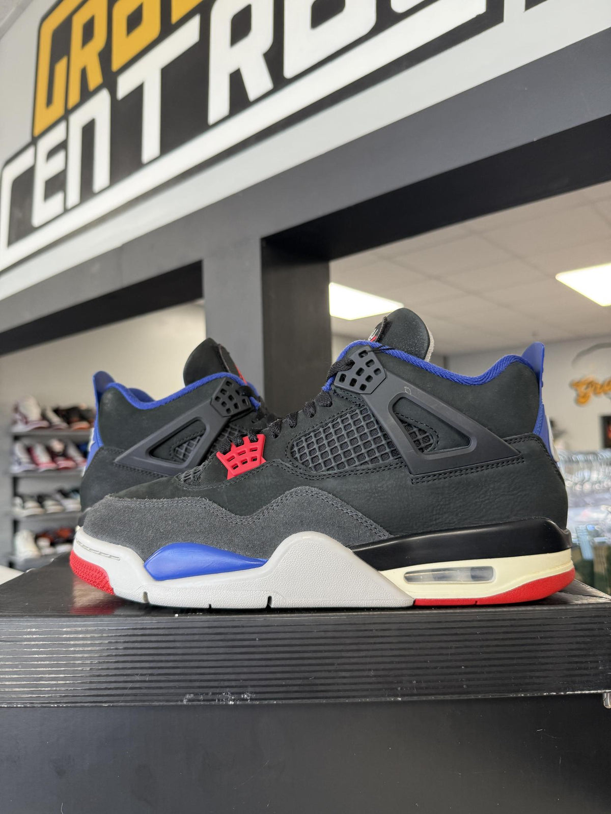 Jordan 4 "Rare Air" Used Size 8.5